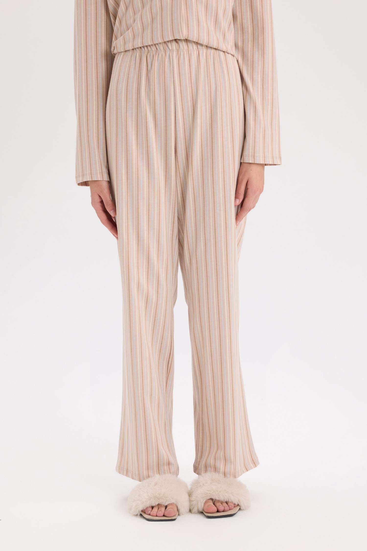 Pijama Takım Uzun Kollu Düğmeli Üst Beli Lastikli Uzun Alt-Fall in Love