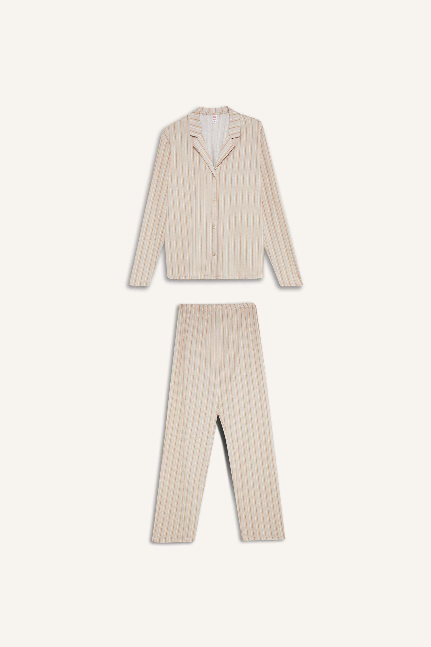 Pijama Takım Uzun Kollu Düğmeli Üst Beli Lastikli Uzun Alt-Fall in Love