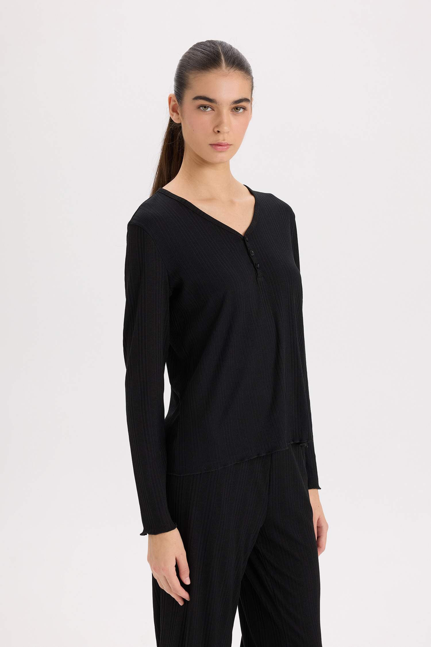 Pijama Takımı V Yaka Düğmeli Ribana Uzun Kollu Üst Beli Lastikli Geniş Paça Alt-Fall in Love