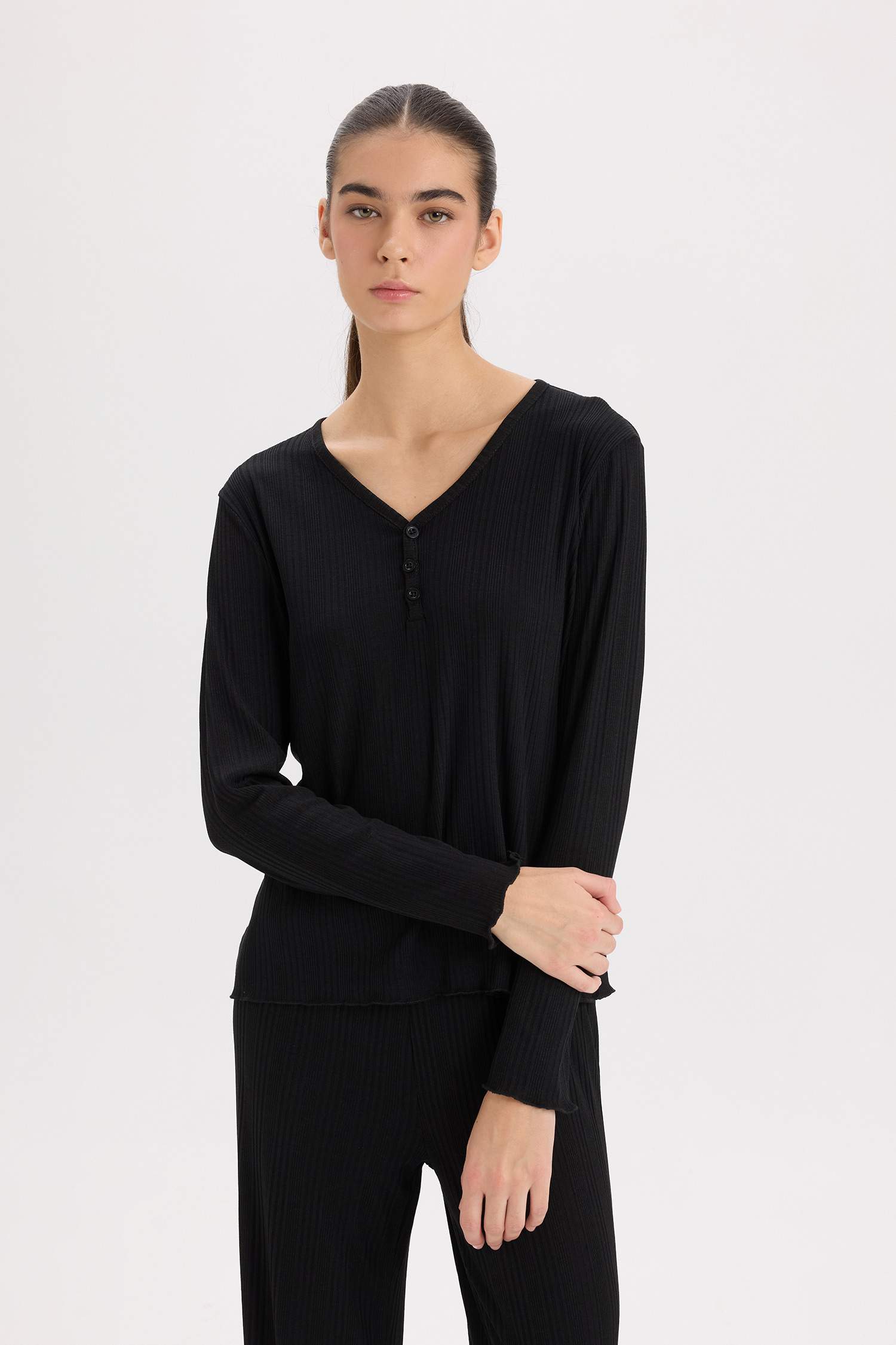 Pijama Takımı V Yaka Düğmeli Ribana Uzun Kollu Üst Beli Lastikli Geniş Paça Alt-Fall in Love