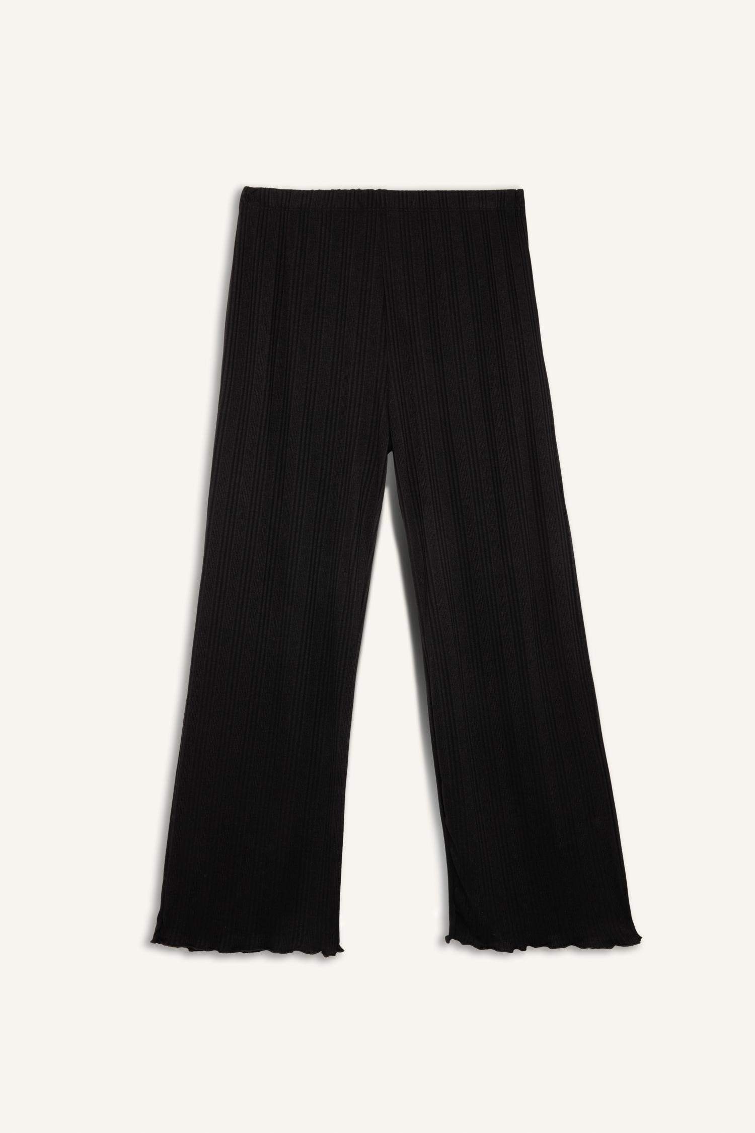 Pijama Takımı V Yaka Düğmeli Ribana Uzun Kollu Üst Beli Lastikli Geniş Paça Alt-Fall in Love