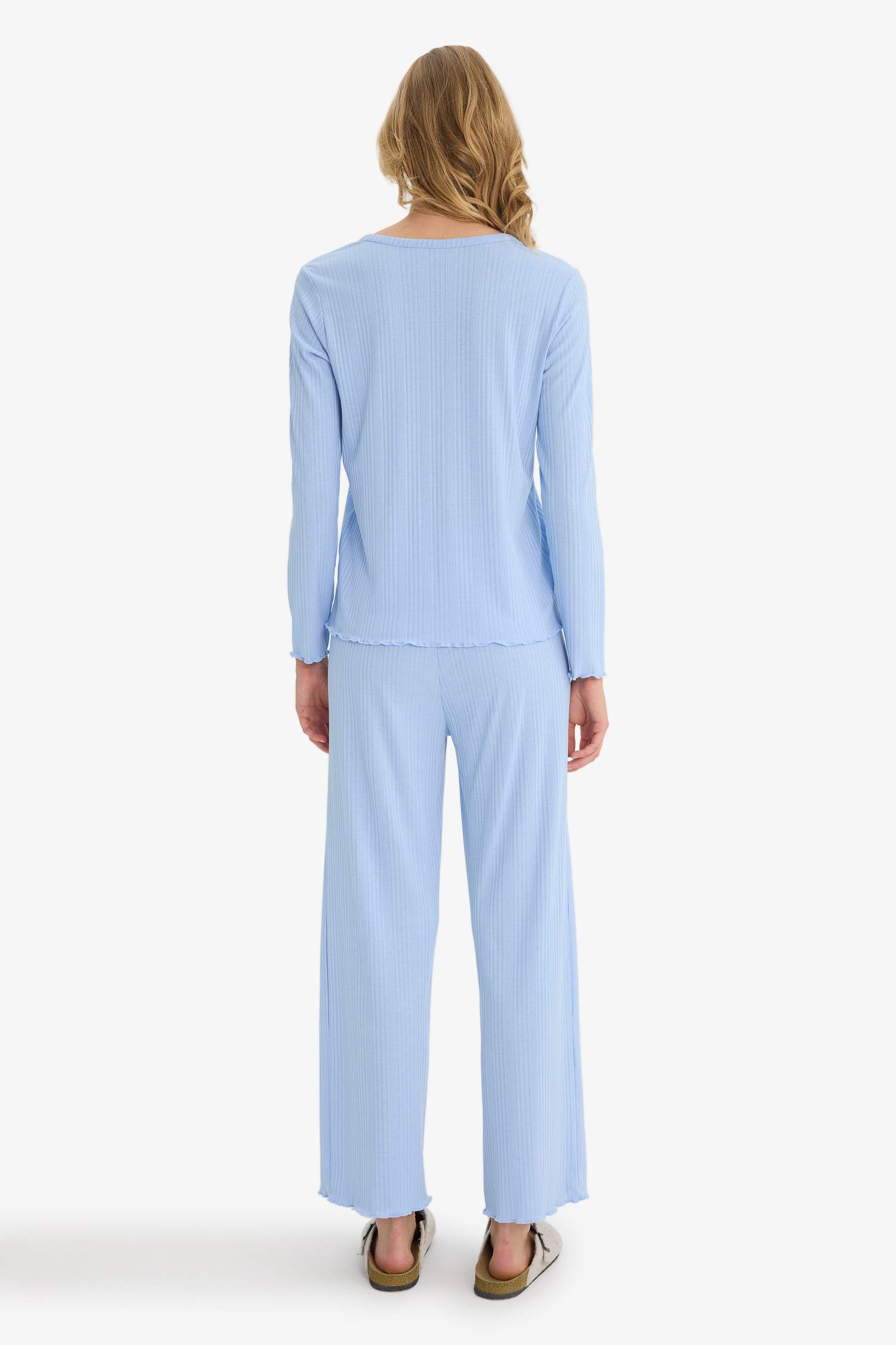 طقم بيجاما قصة عادية كم طويل من Fall in Love - قطعتين