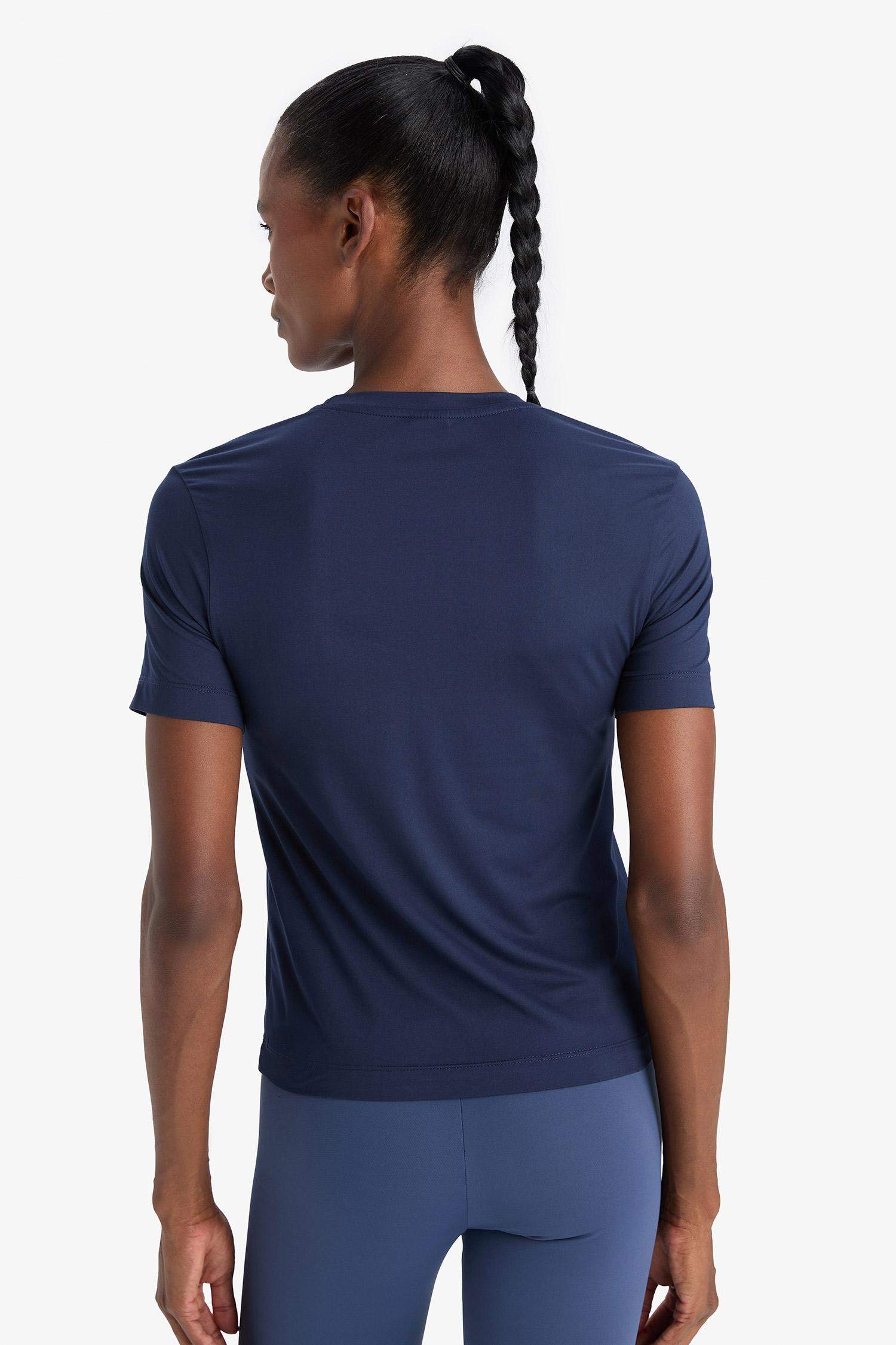 Standart Fit Bisiklet Yaka Sporcu Basic Düz Kısa Kollu Tişört