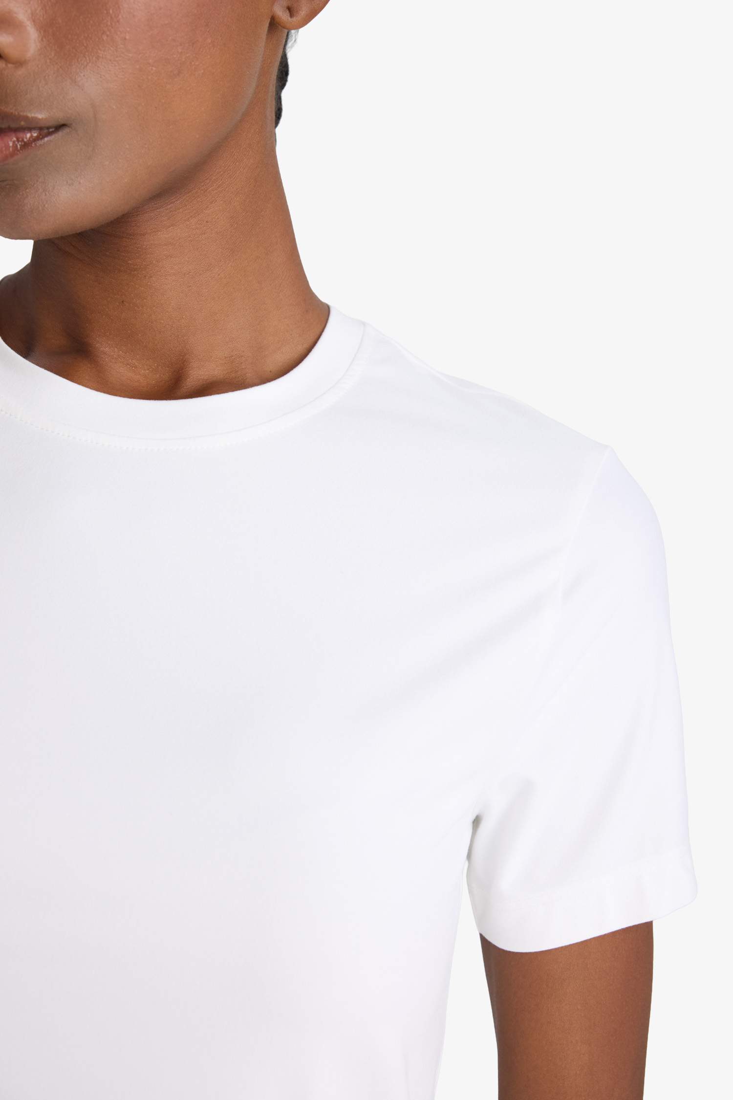 DeFactoFit Standart Fit Bisiklet Yaka Sporcu Basic Düz Kısa Kollu Beyaz Tişört