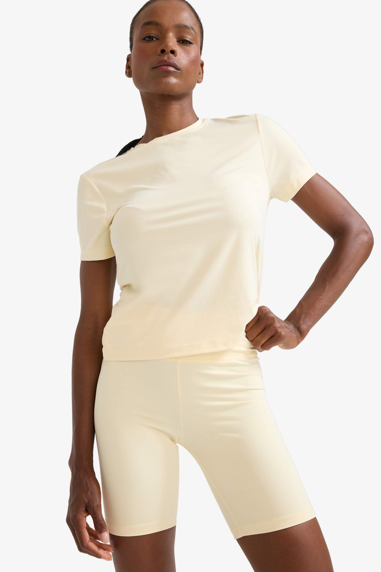 DeFactoFit стандартная футболка с круглым вырезом и коротким рукавом для спортсменов