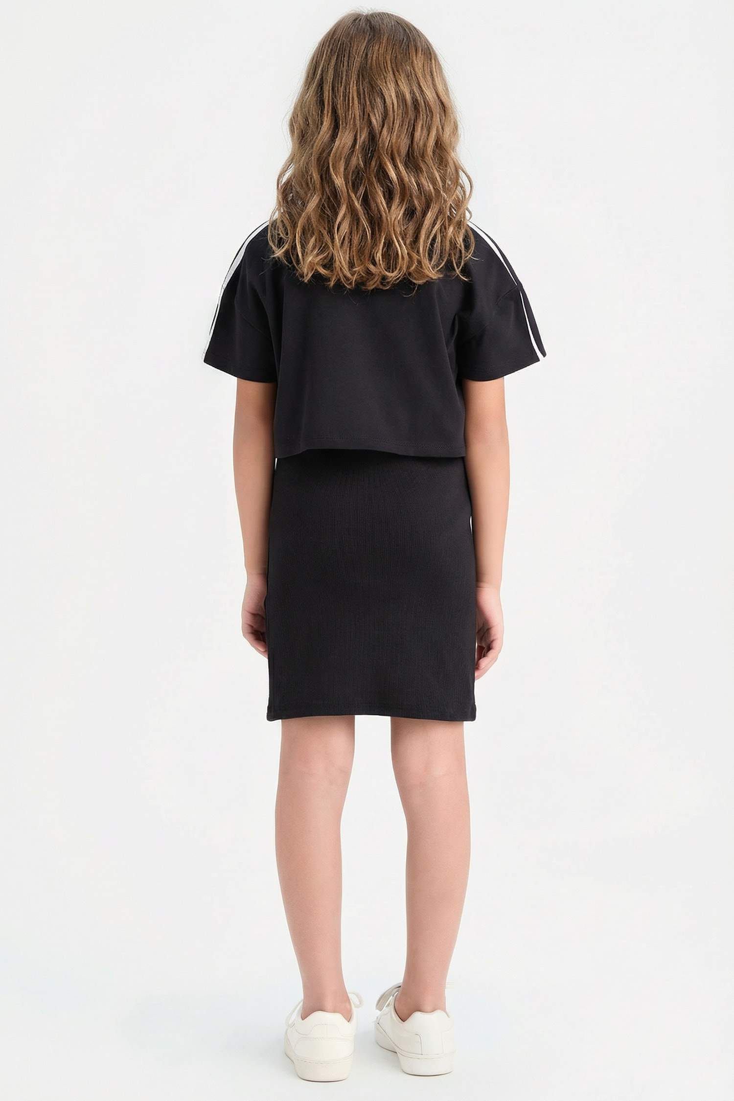 Қыздарға қысқа жеңді Трикотаж көйлек