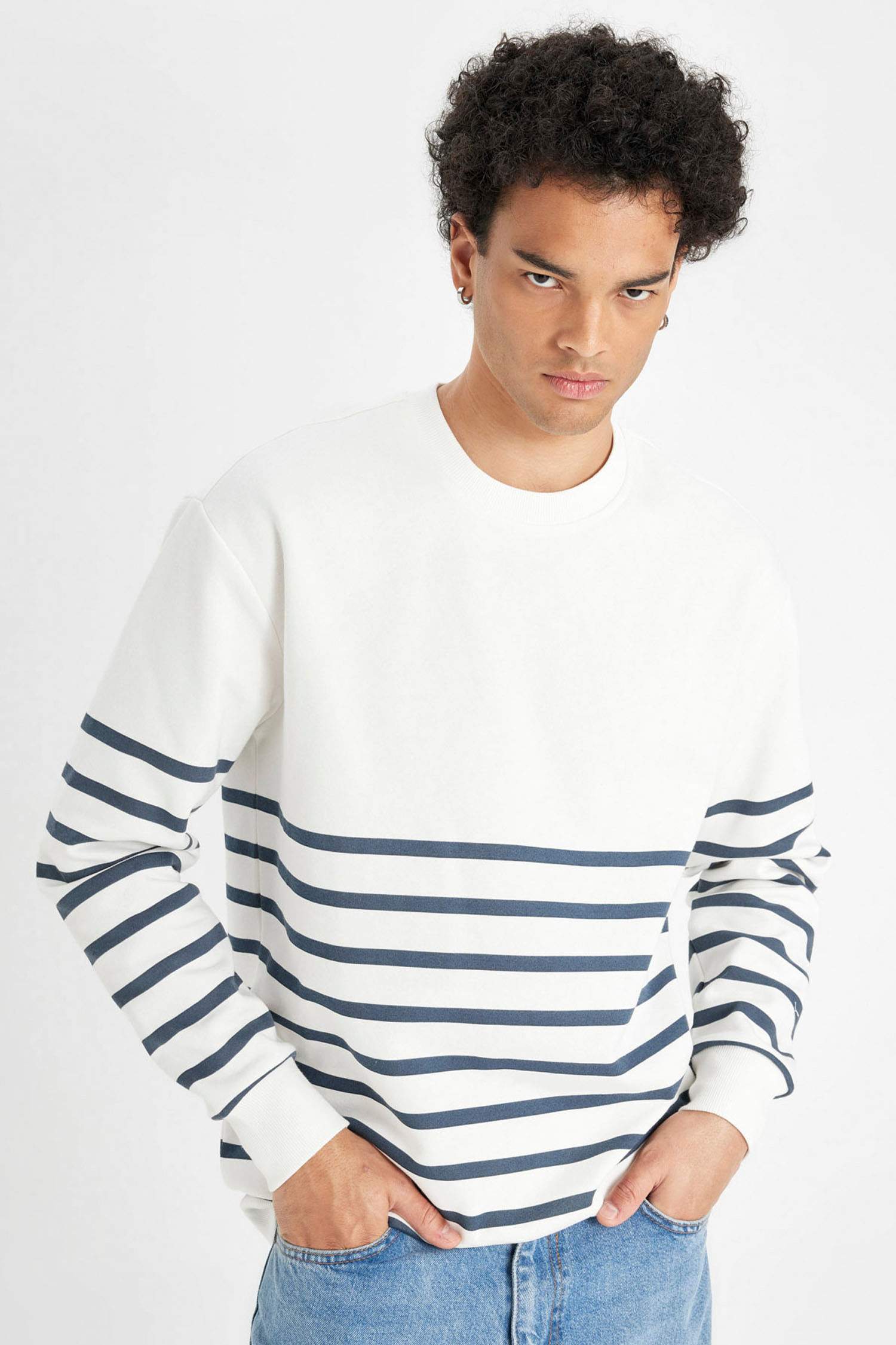 Comfort Regular Fit Rahat Kalıp Bisiklet Yaka Çizgili Kalın Sweatshirt