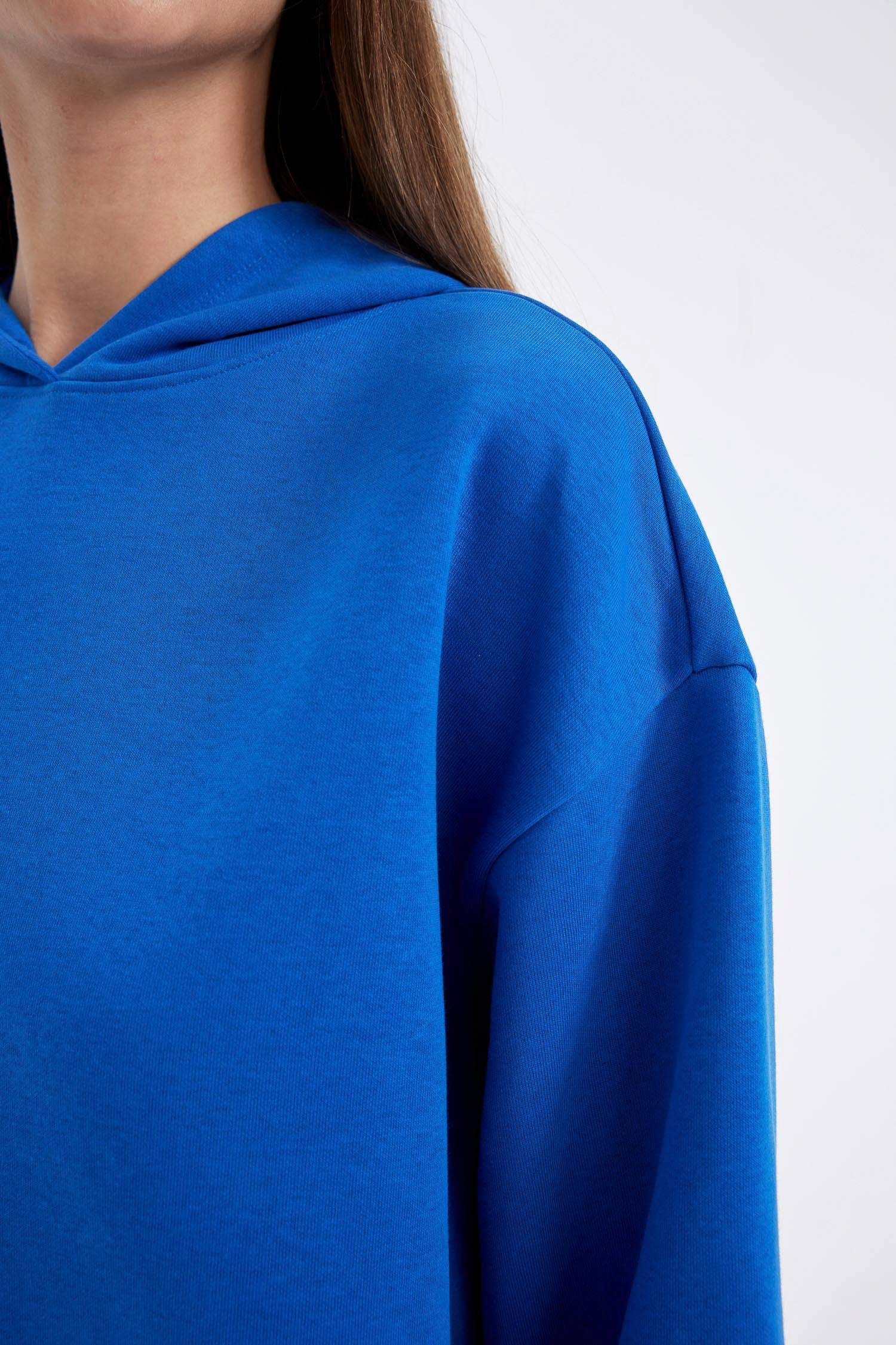 Свитшот стандартного кроя с капюшоном