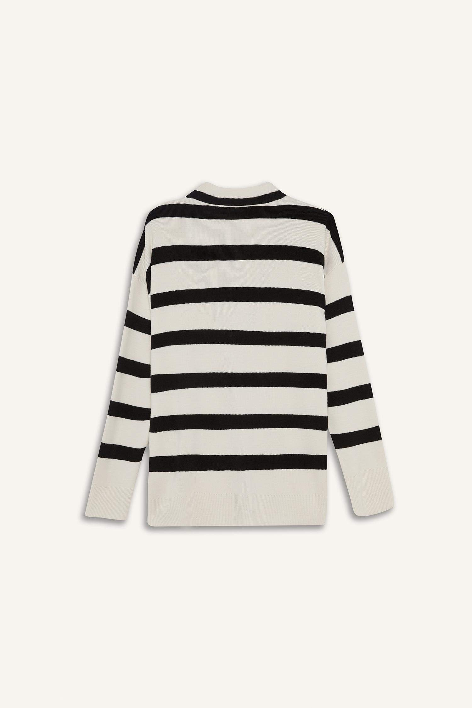 Regular Fit V Yaka Çizgili Düğmeli Tunik Triko Hırka