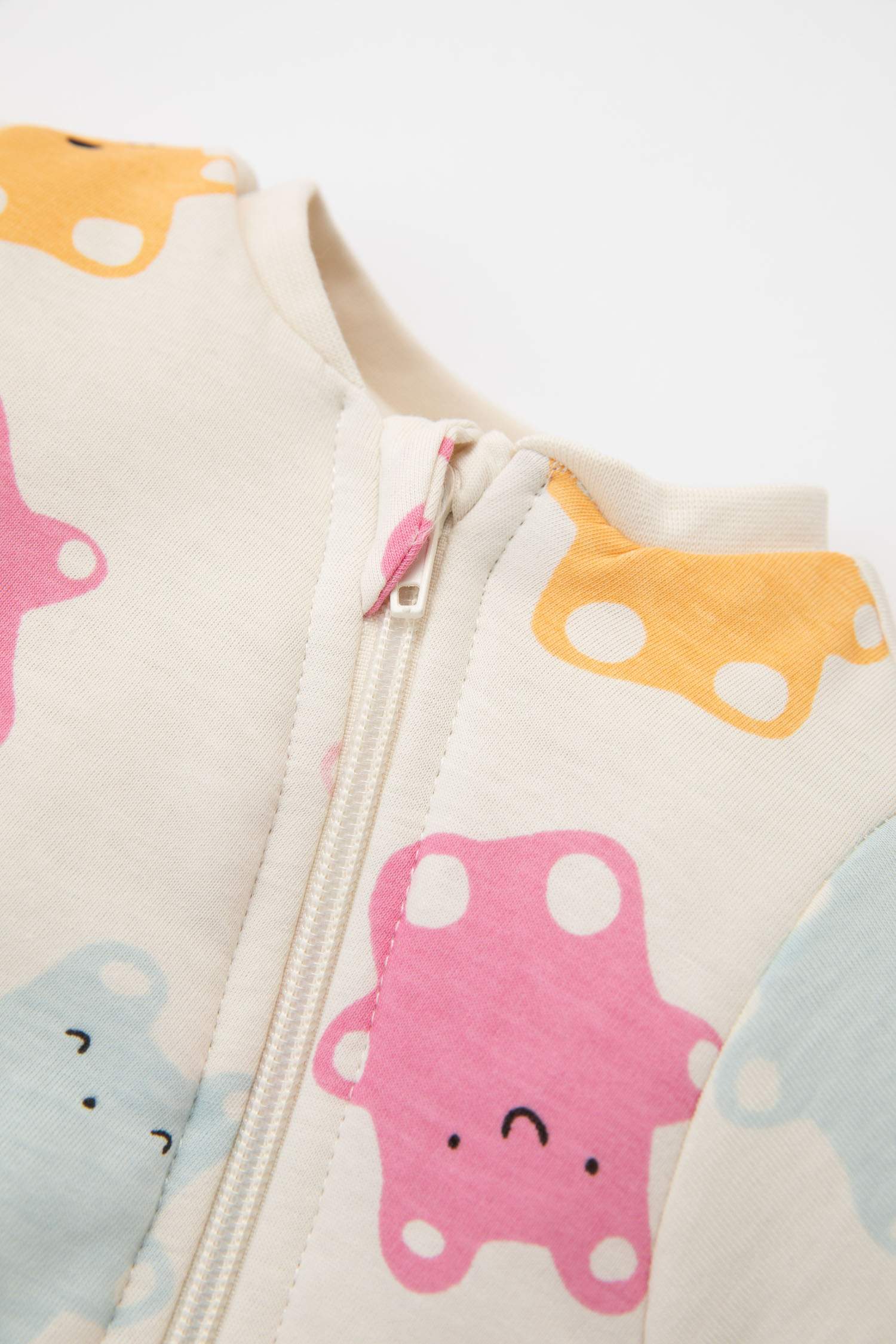 جمبسوت بيبي بناتي ابيض حديثي الولادة بألياف ناعمة 1,6 توج