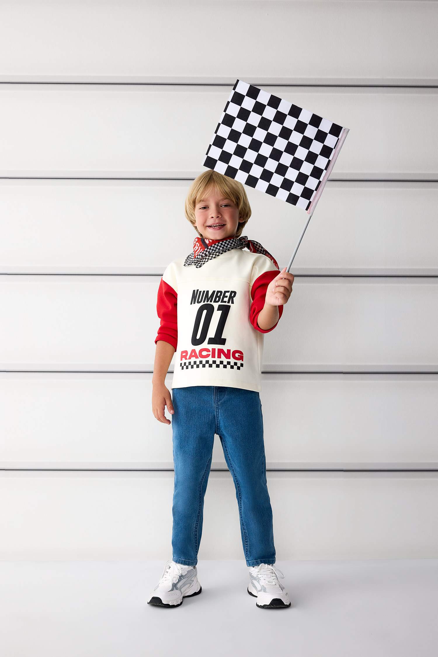 بنطرون جينز بيبي ولادي قصة عادية