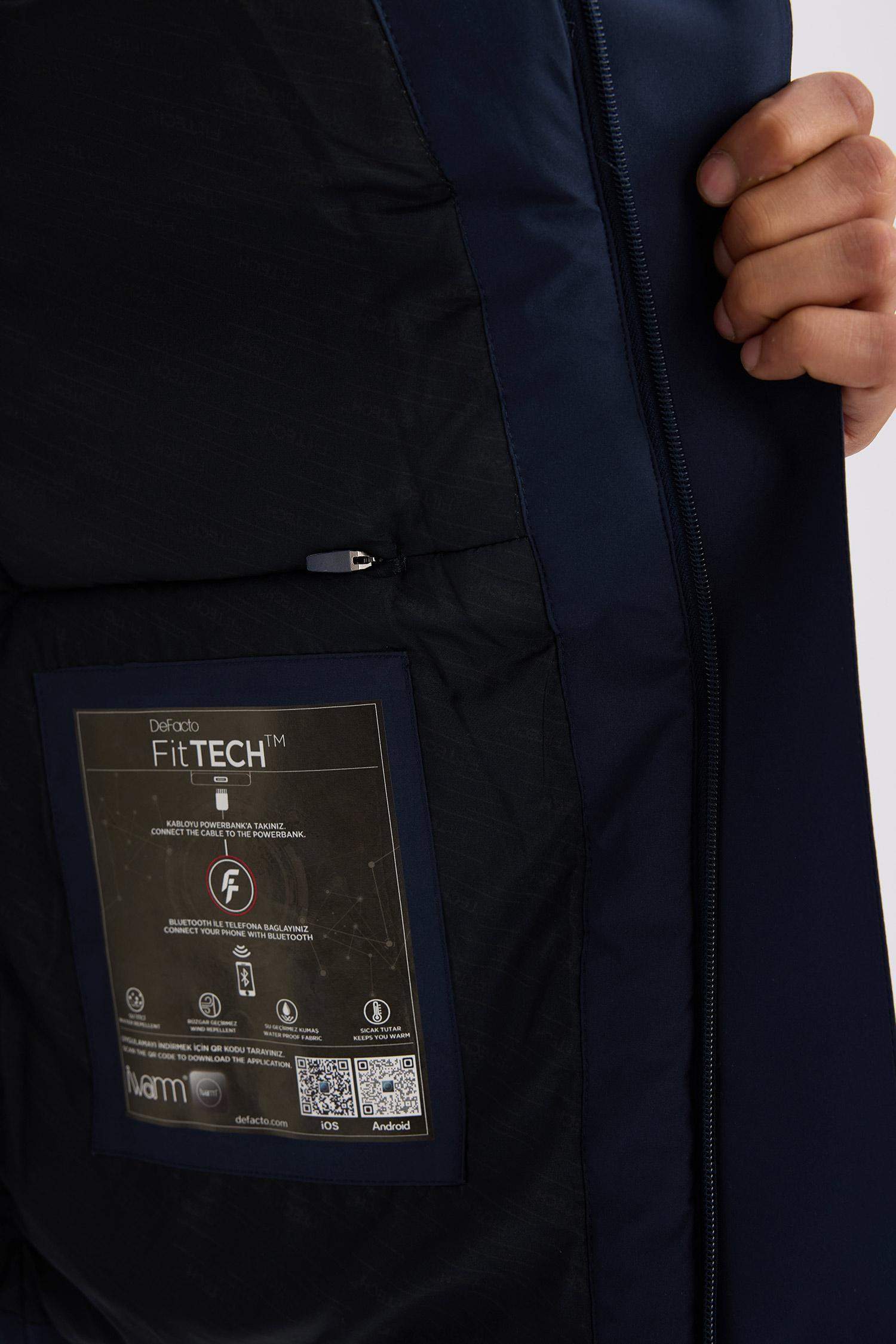 DeFactoFit Bluetooth Isıtıcılı Su İtici Kapüşonlu Fermuarlı Rüzgar Geçirmez Mont