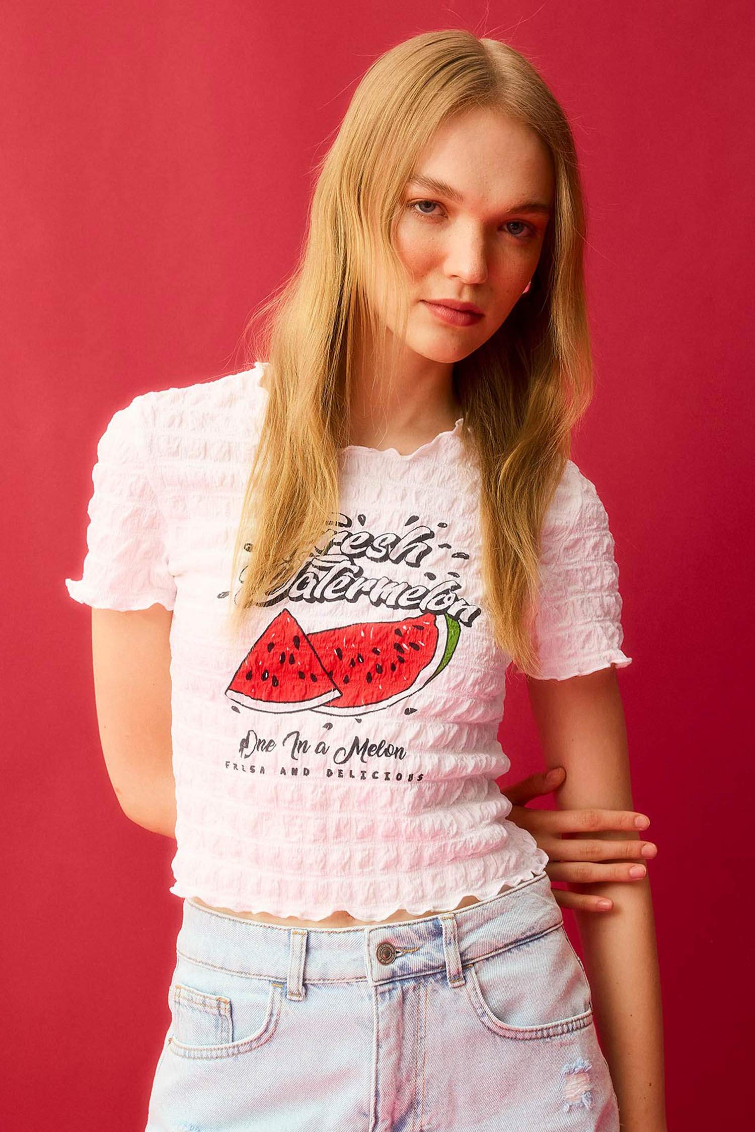 تيشيرت نص كم مطبوع سليم فيت برقبة مستديرة