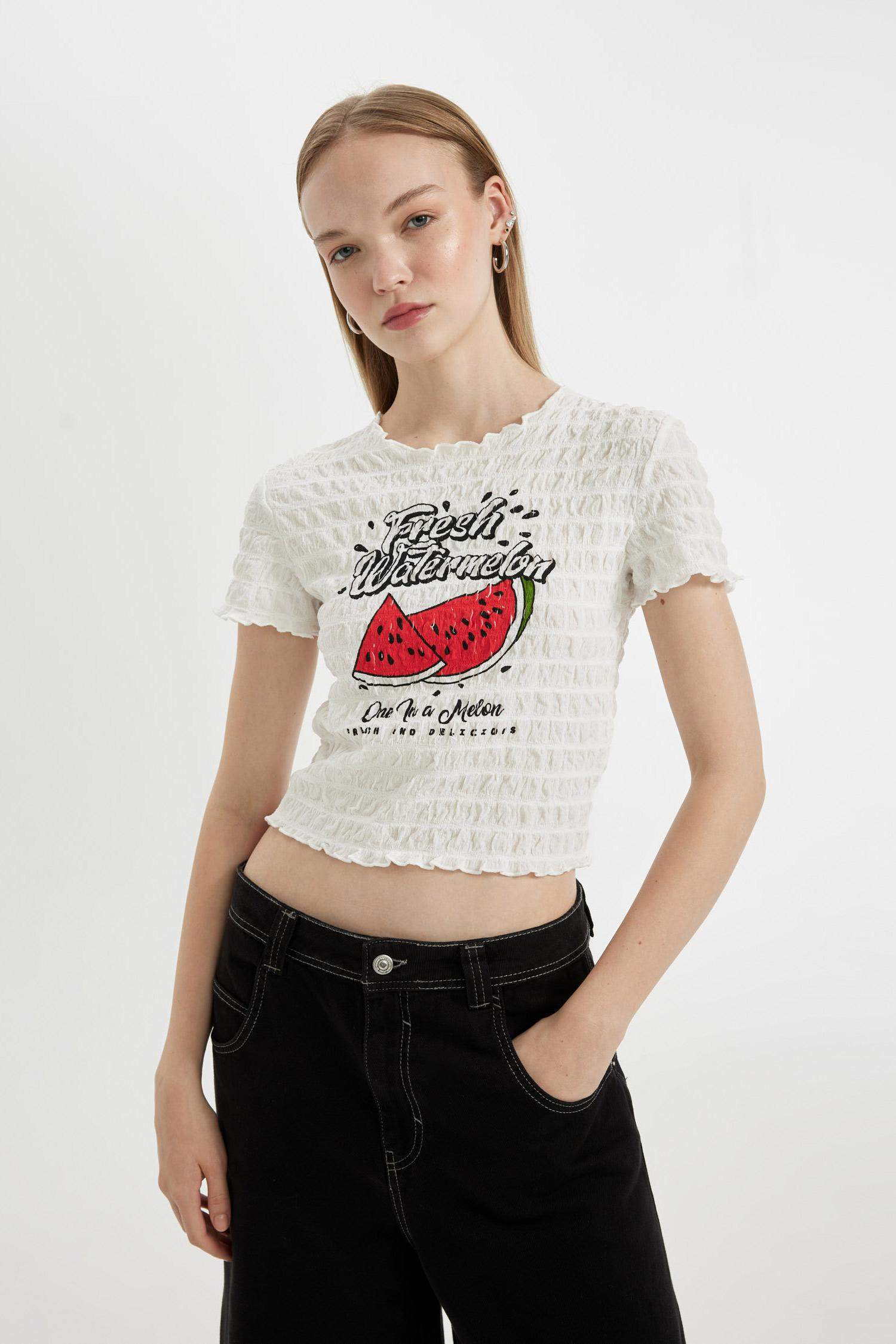 تيشيرت نص كم مطبوع سليم فيت برقبة مستديرة