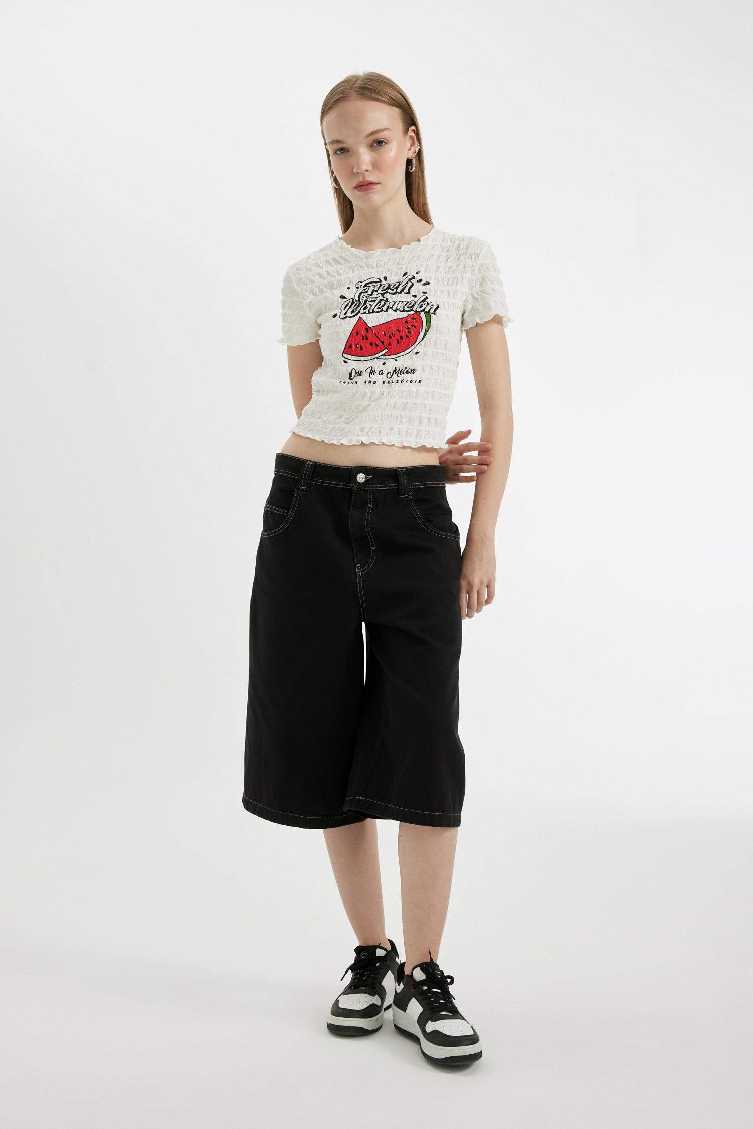 تيشيرت نص كم مطبوع سليم فيت برقبة مستديرة