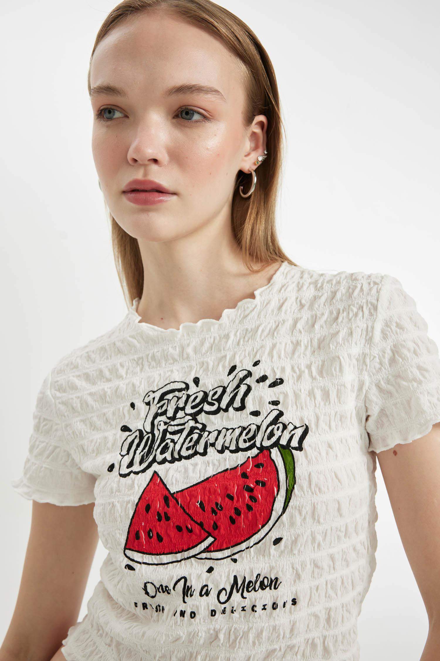 تيشيرت نص كم مطبوع سليم فيت برقبة مستديرة