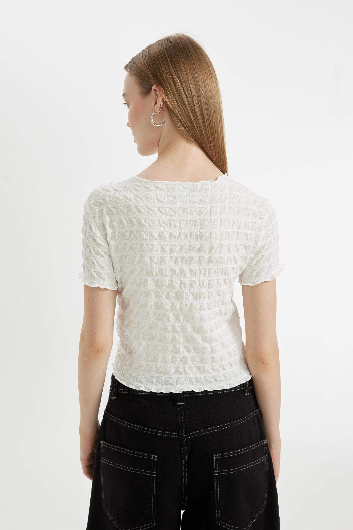 تيشيرت نص كم مطبوع سليم فيت برقبة مستديرة