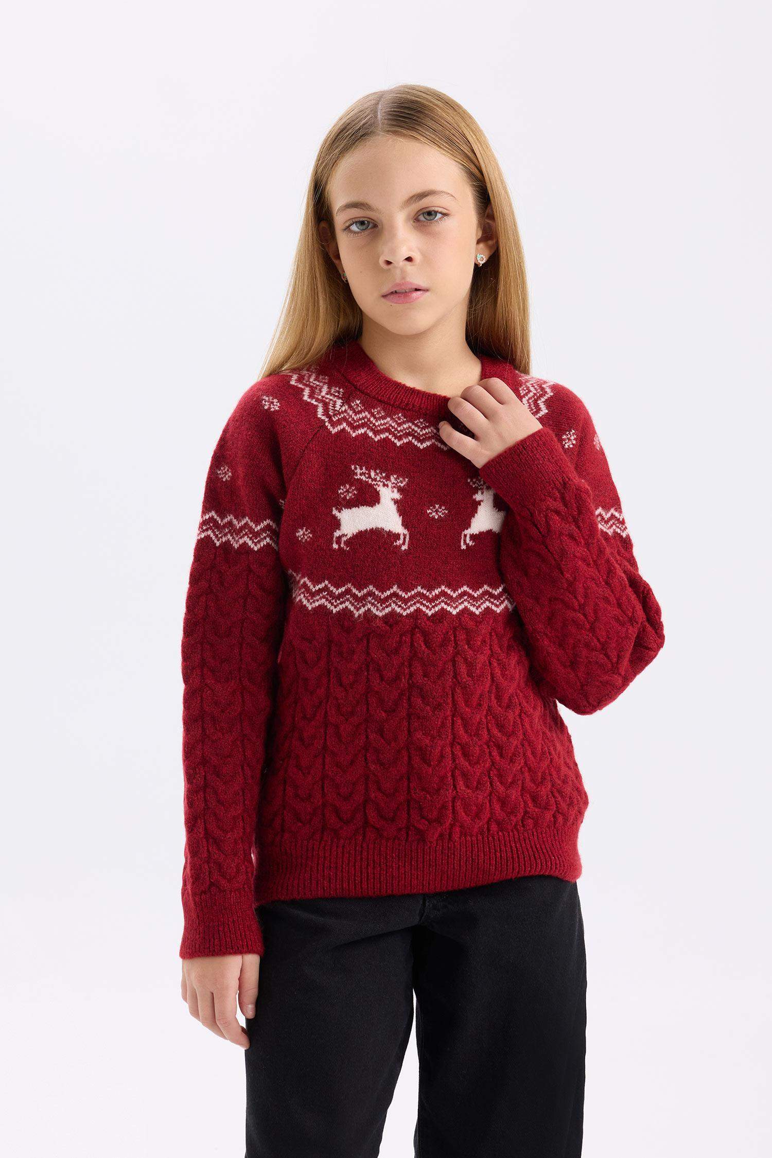 Свитер новогодний стандартного кроя с круглым вырезом для девочек
