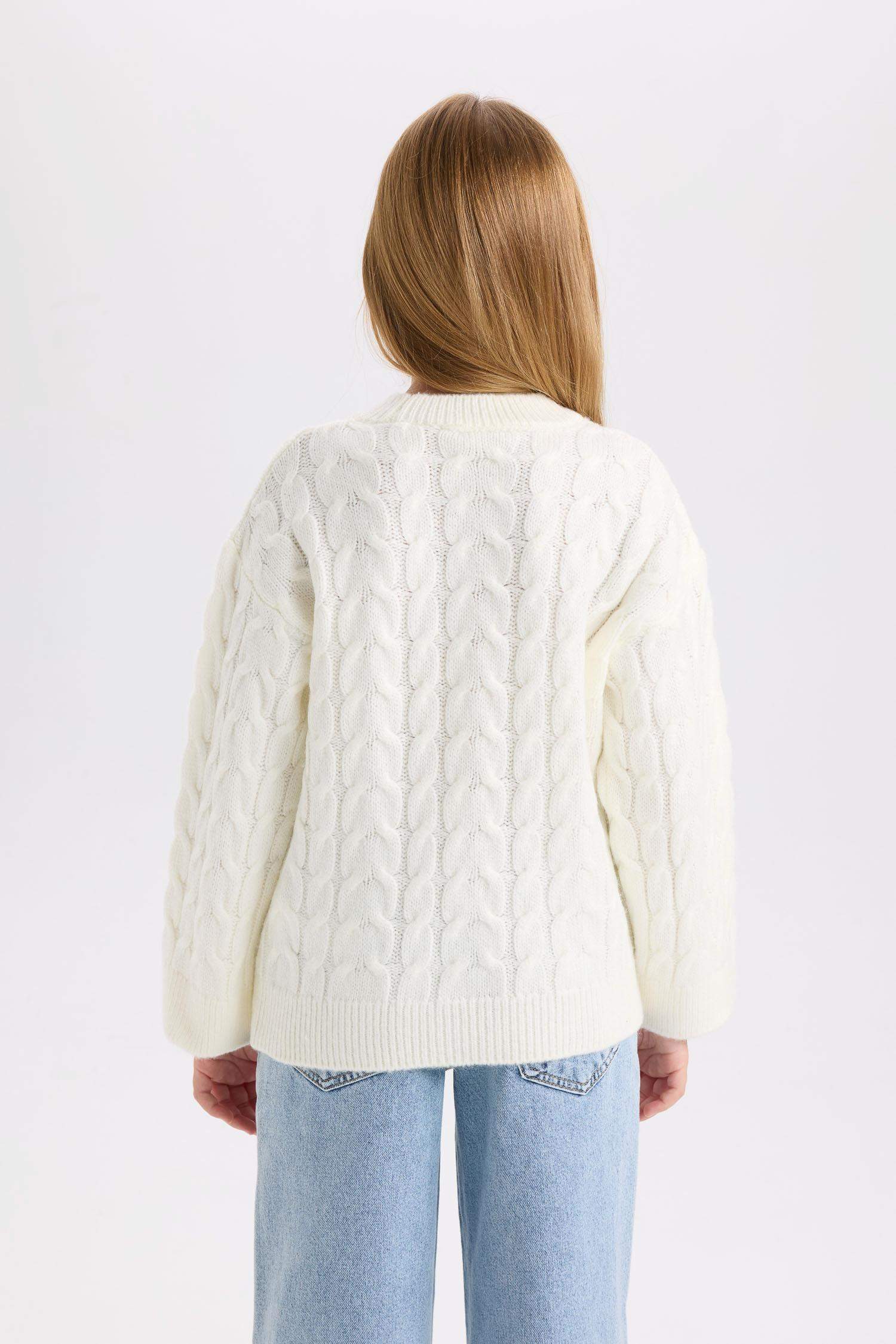 Kız Çocuk Ekru Oversize Geniş Kalıp Bisiklet Yaka Yılbaşı Temalı Triko Kazak