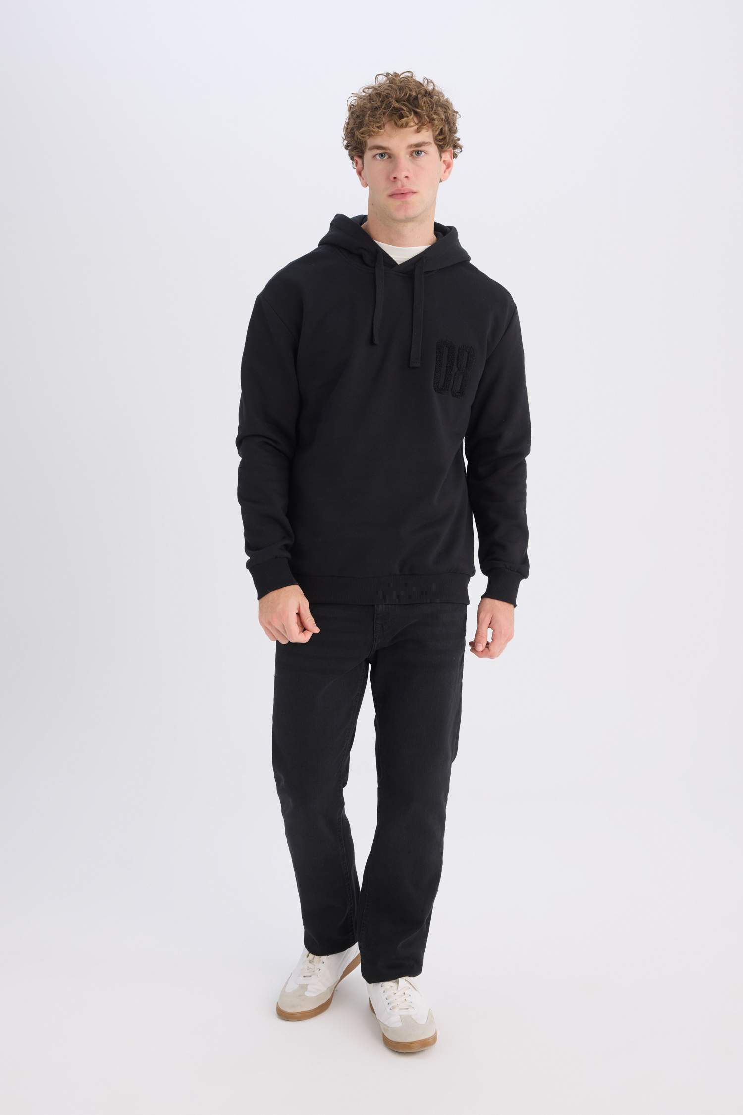 سويت شيرت قصة مريحة بغطاء للرأس