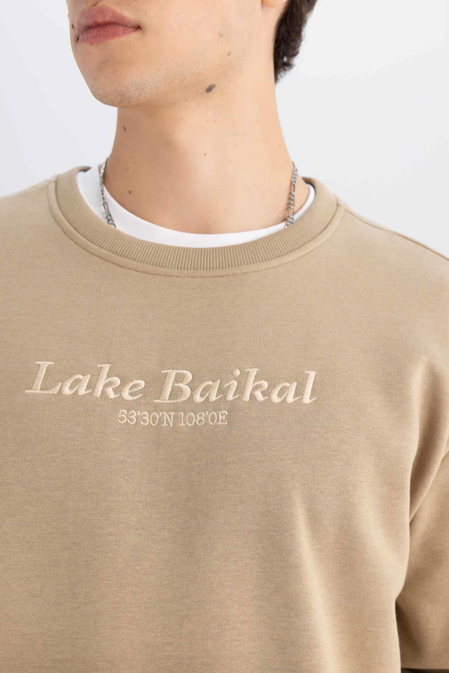 Boxy Fit Bisiklet Yaka Baskılı Sweatshirt