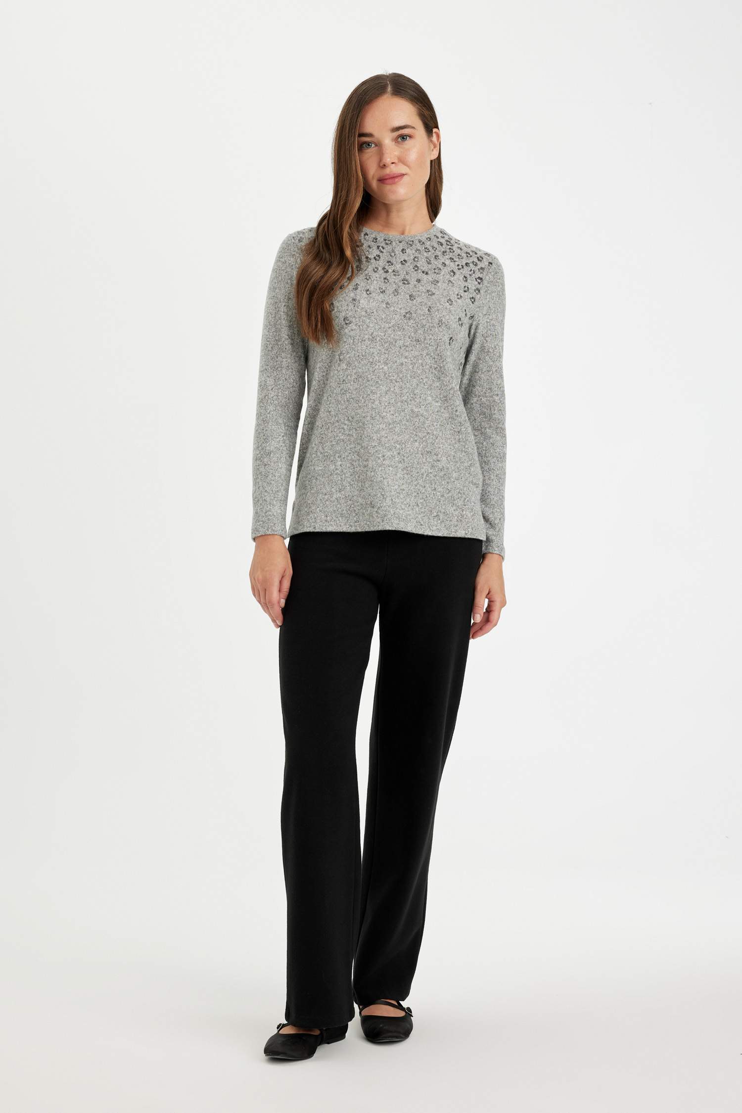 Relax Fit Bisiklet Yaka Leopar Baskılı Yırtmaçlı Uzun Kollu Tişört