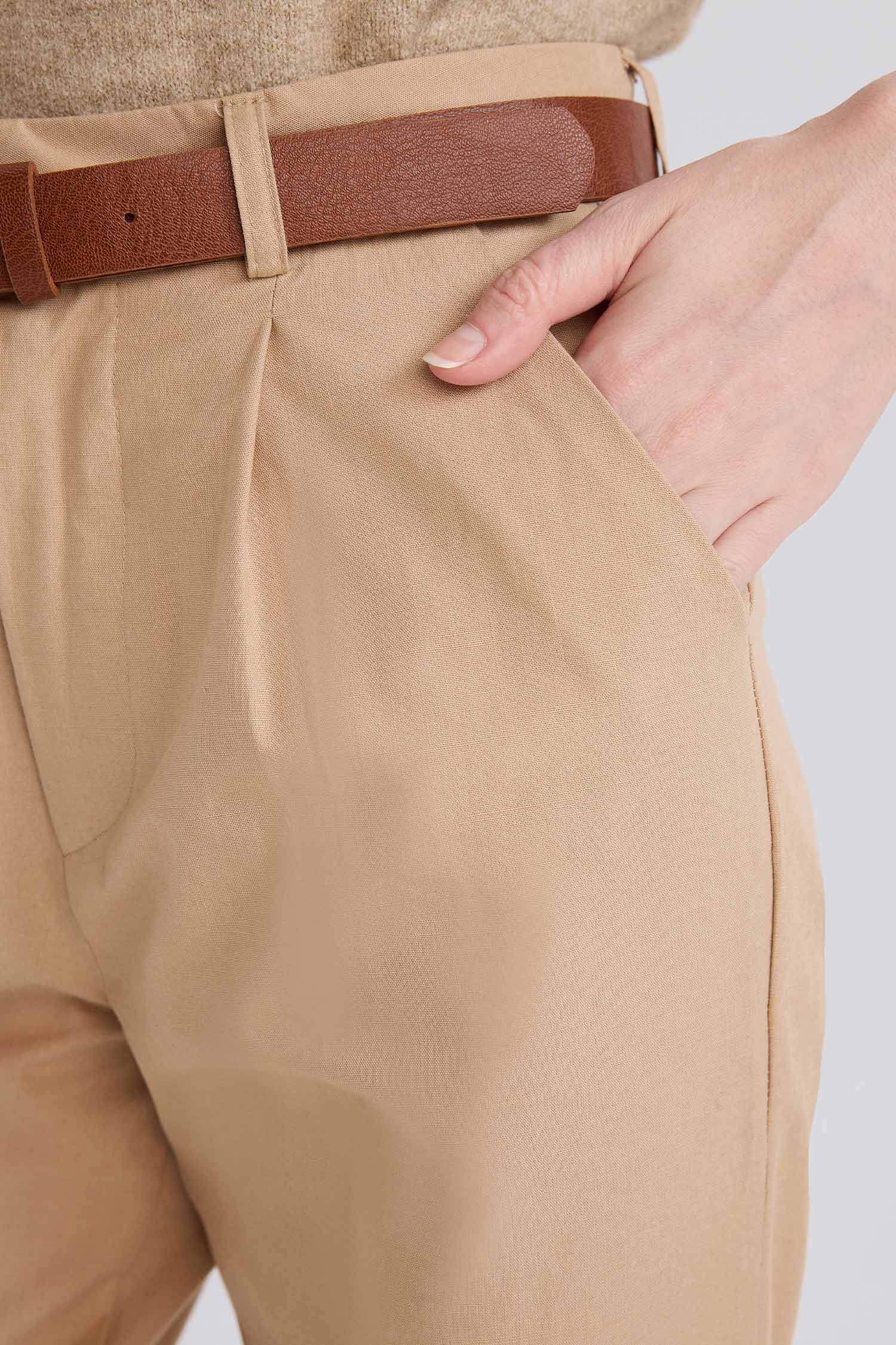 Carrot Fit Ankle Length Gabardine Trousers