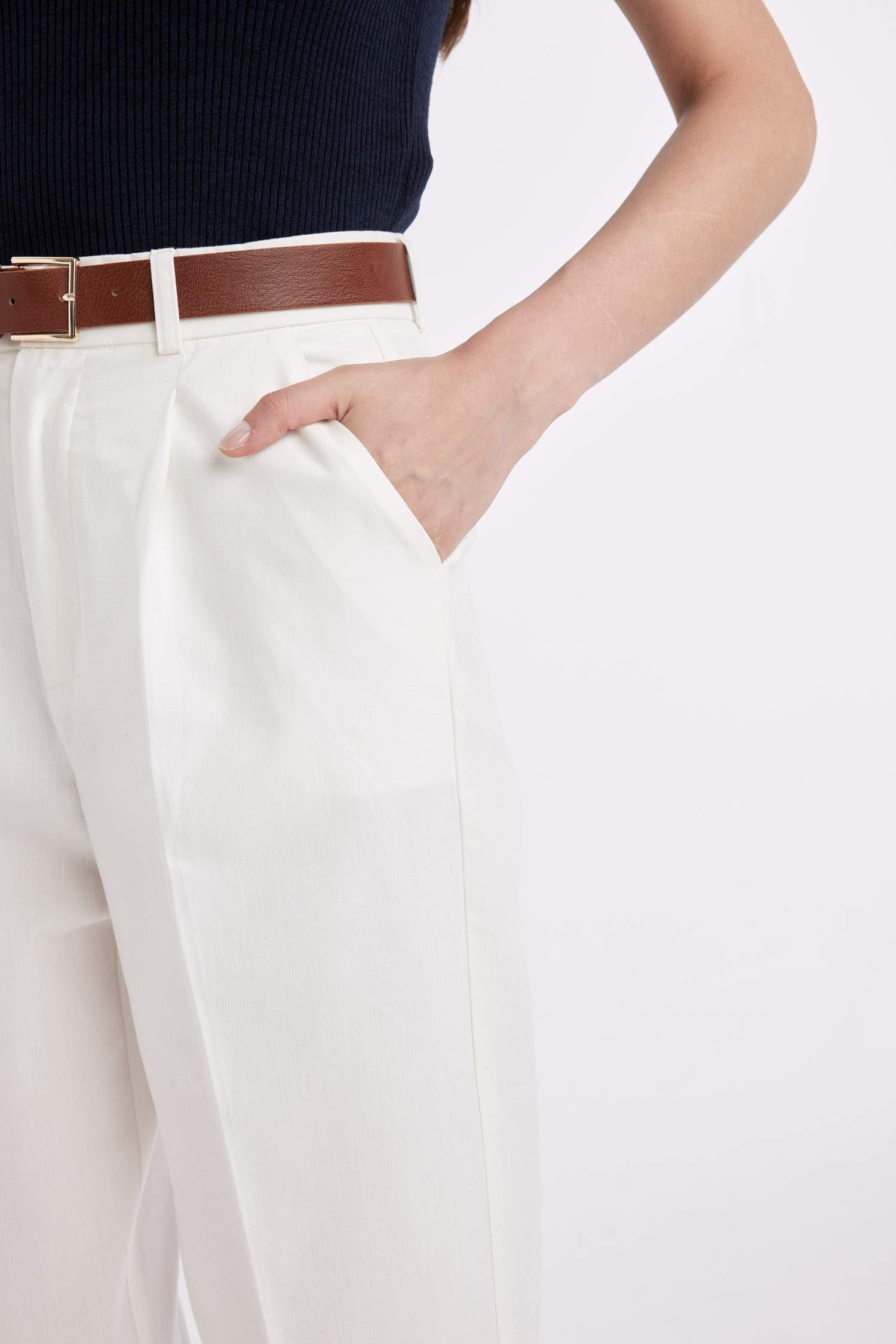 Carrot Fit Ankle Length Gabardine Trousers