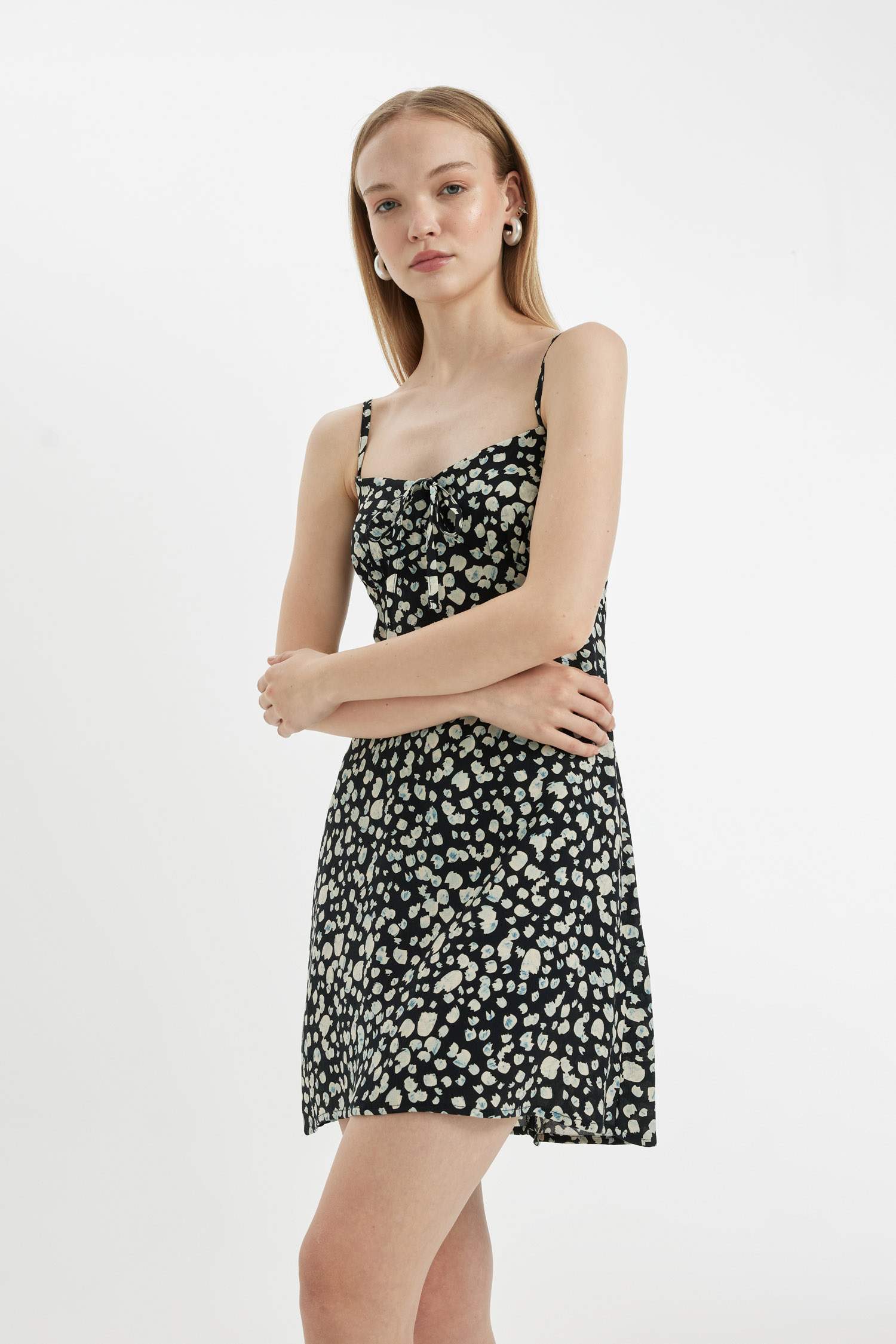 فستان نص كم قصير مطبوعة القماش المنسوج برقبة V