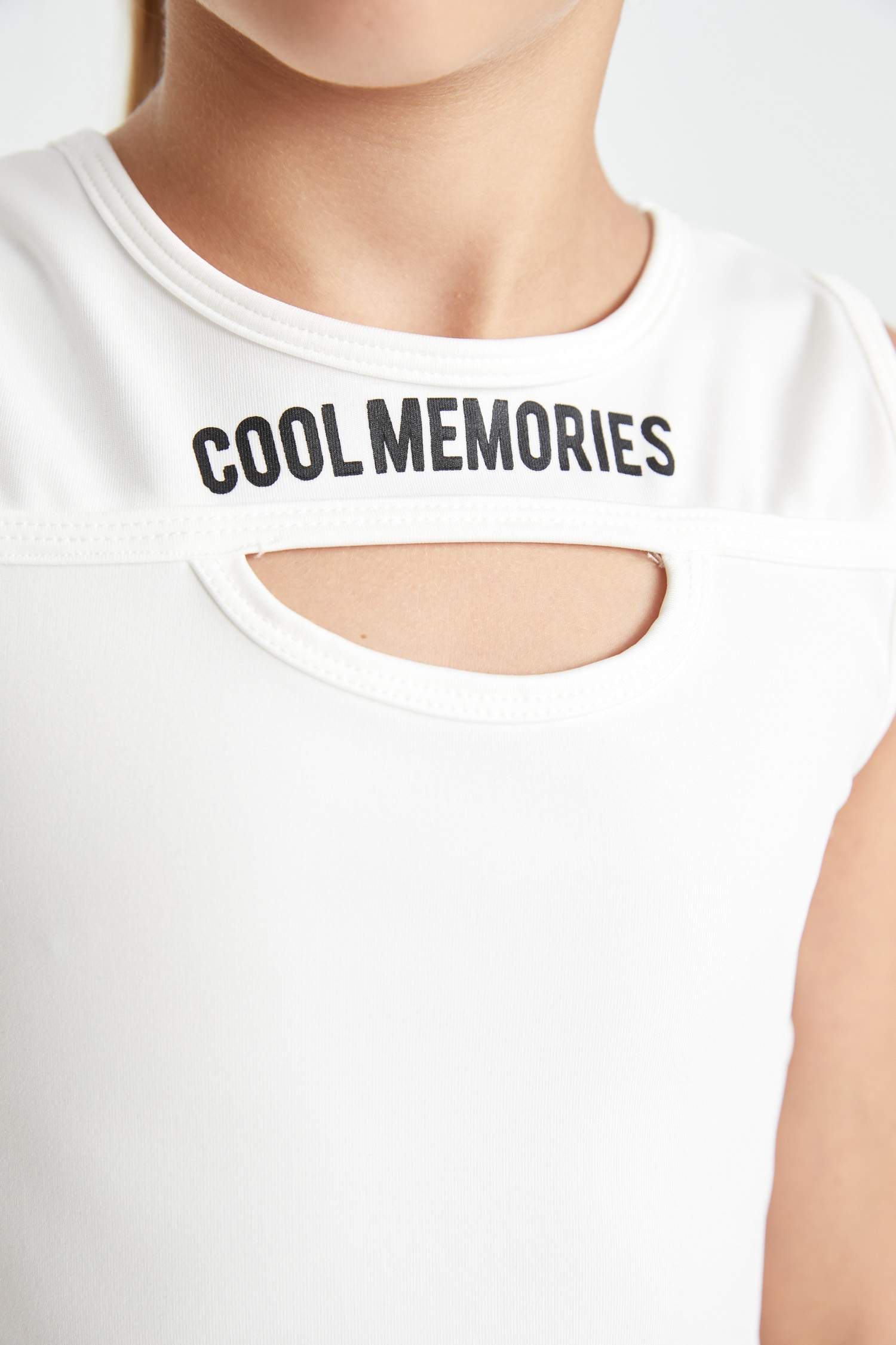 Girl Crew Neck Printed Crop Top