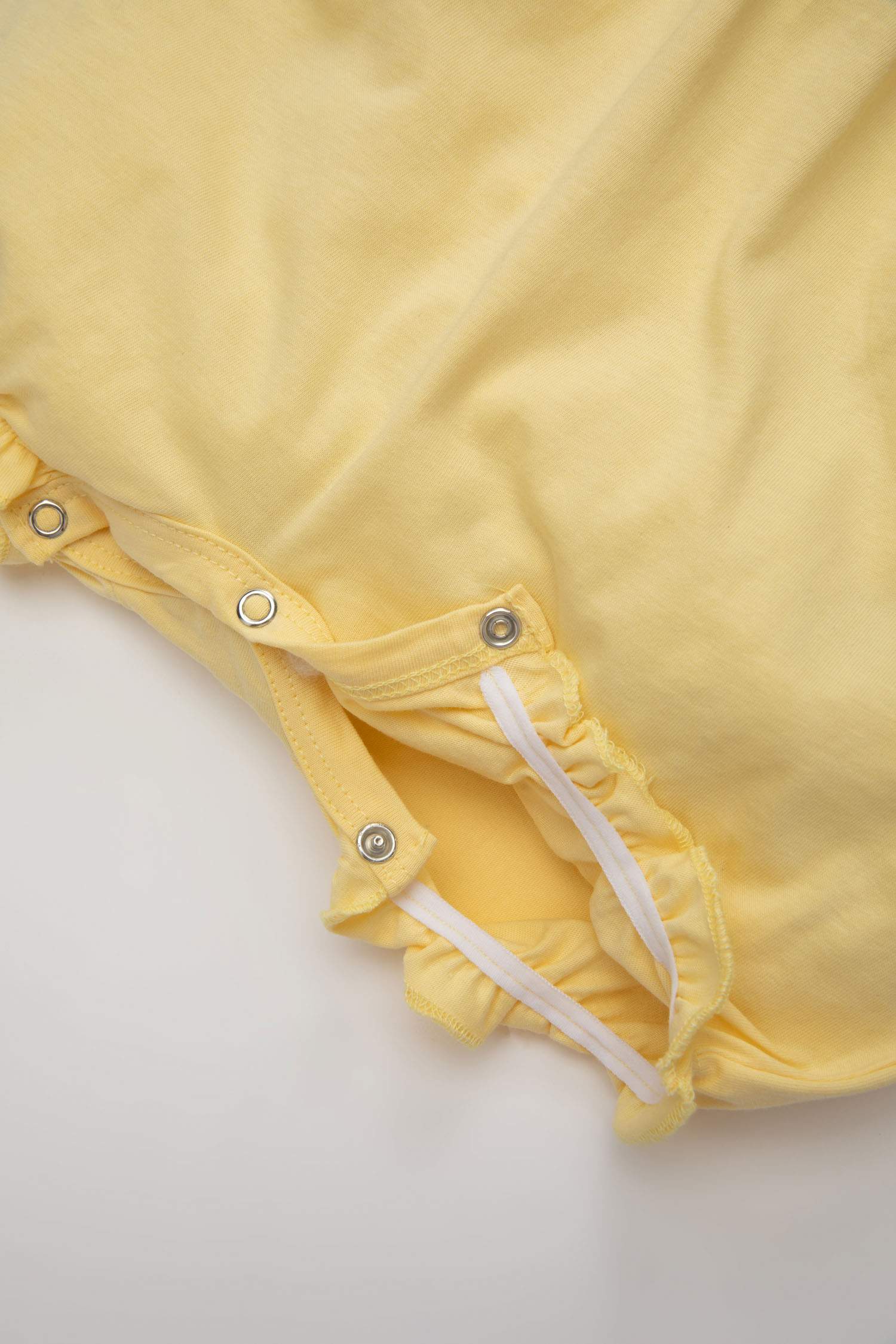 جمبسوت بناتي بنقشة الزهور حديثي الولادة ممشط