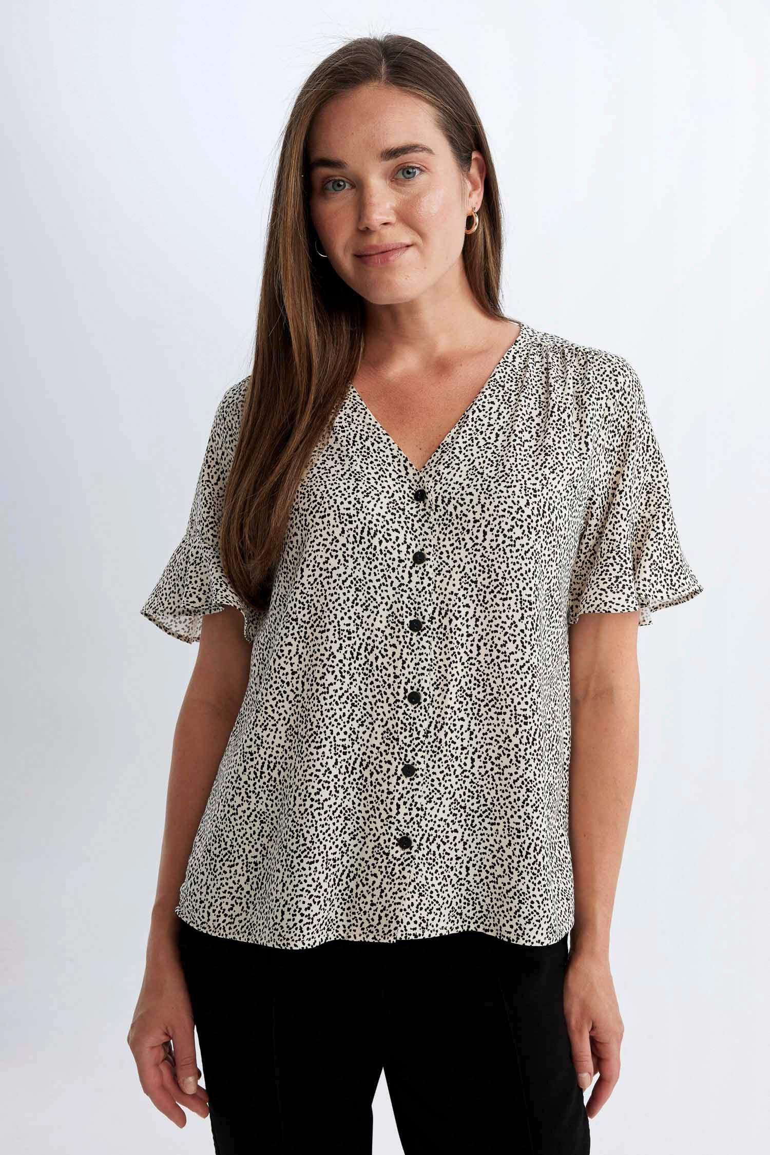 Regular Fit V-Neck Short Sleeve Shirt