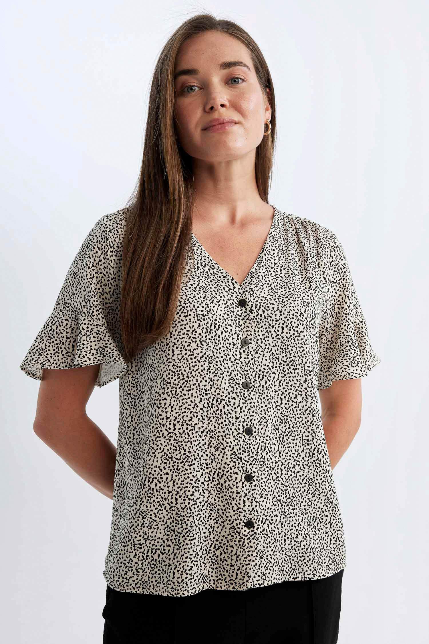 Regular Fit V-Neck Short Sleeve Shirt