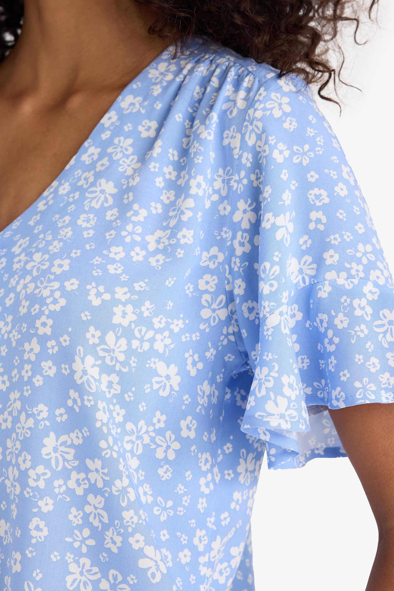 Regular Fit Floral V Neck Shirt