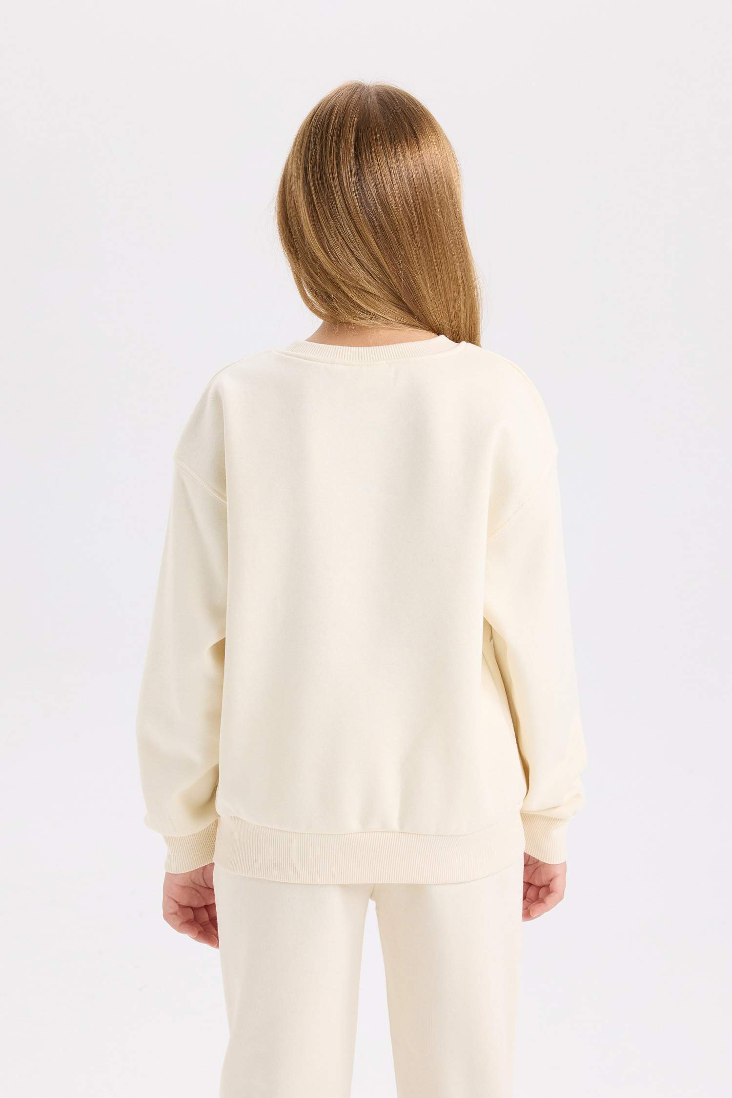 Kız Çocuk Ekru Scooby Doo Relax Fit Bisiklet Yaka Sweatshirt