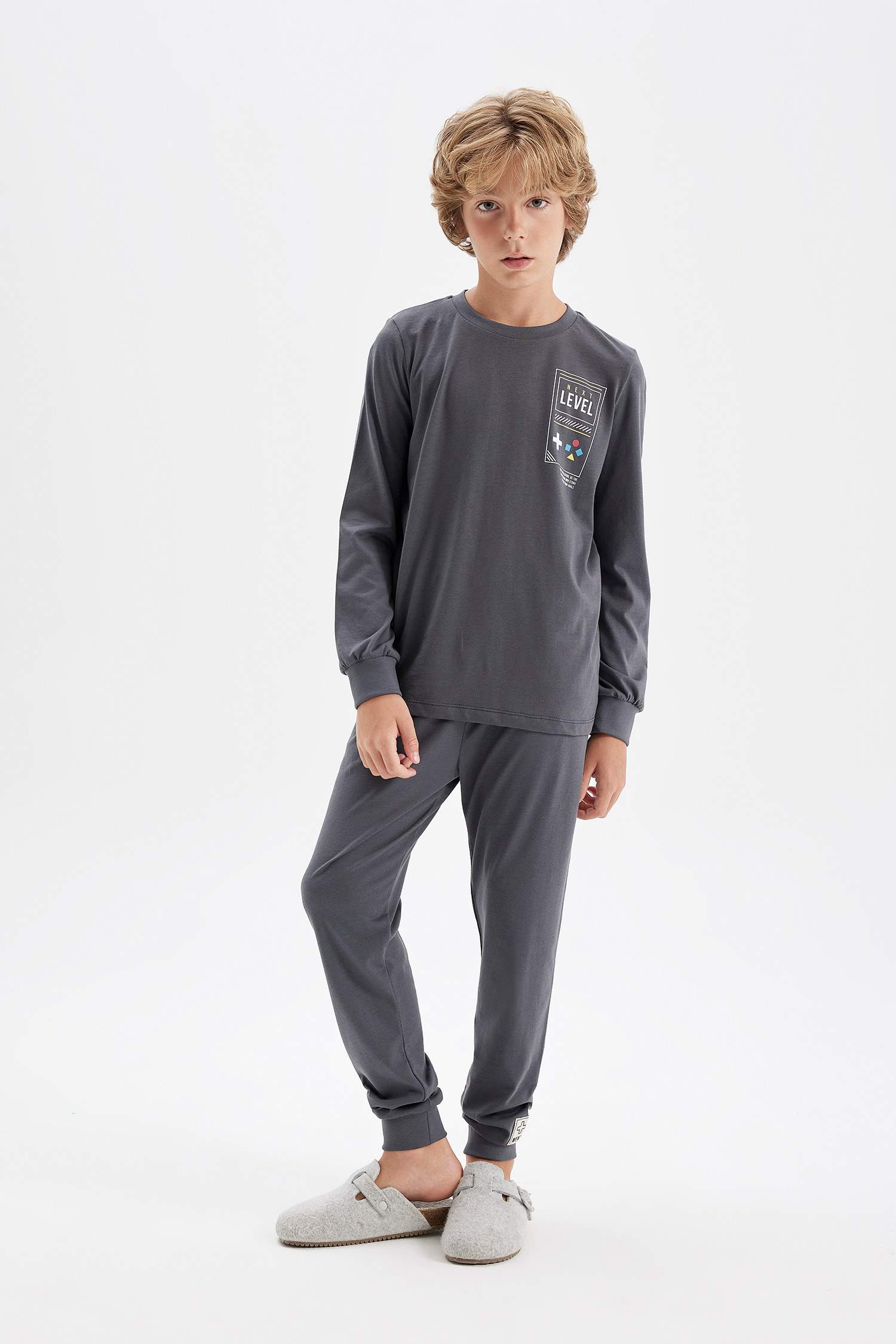 طقم بيجاما اولادي رمادي قصة عادية - قطعتين