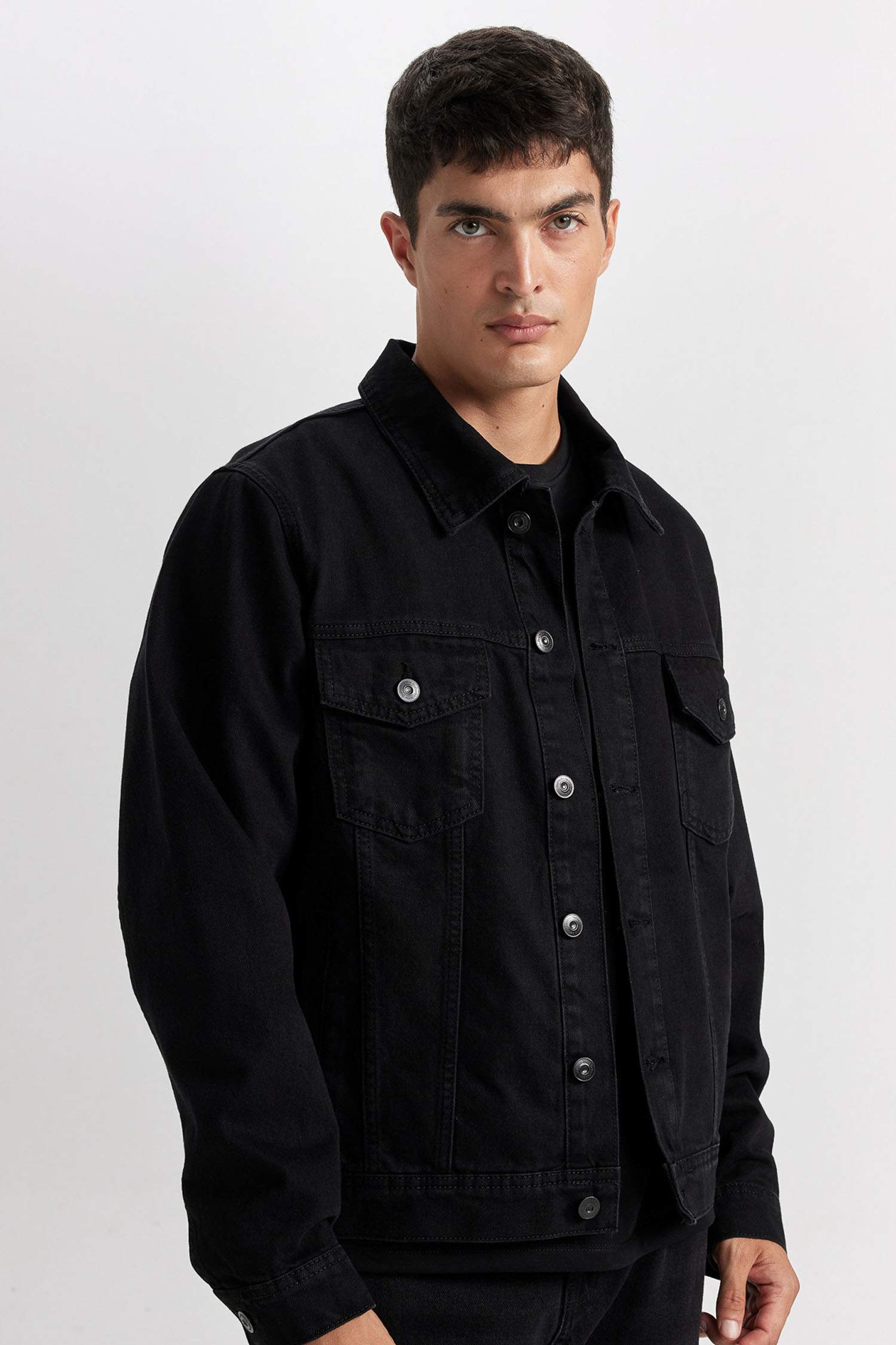 %100 Pamuk Düğmeli Cepli Denim Ceket