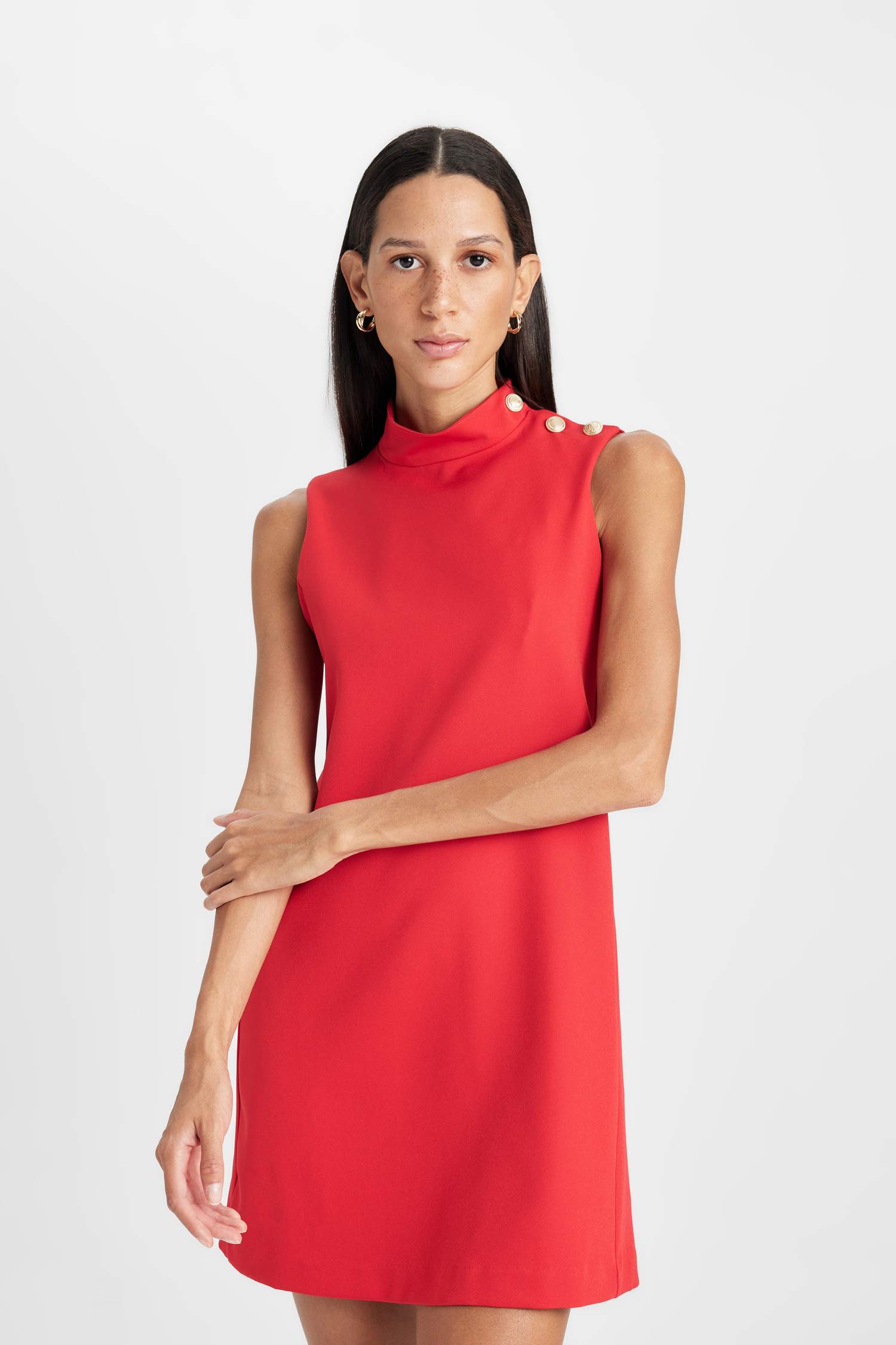 Mini Robe rouge basique à boutons et demi-col roulé