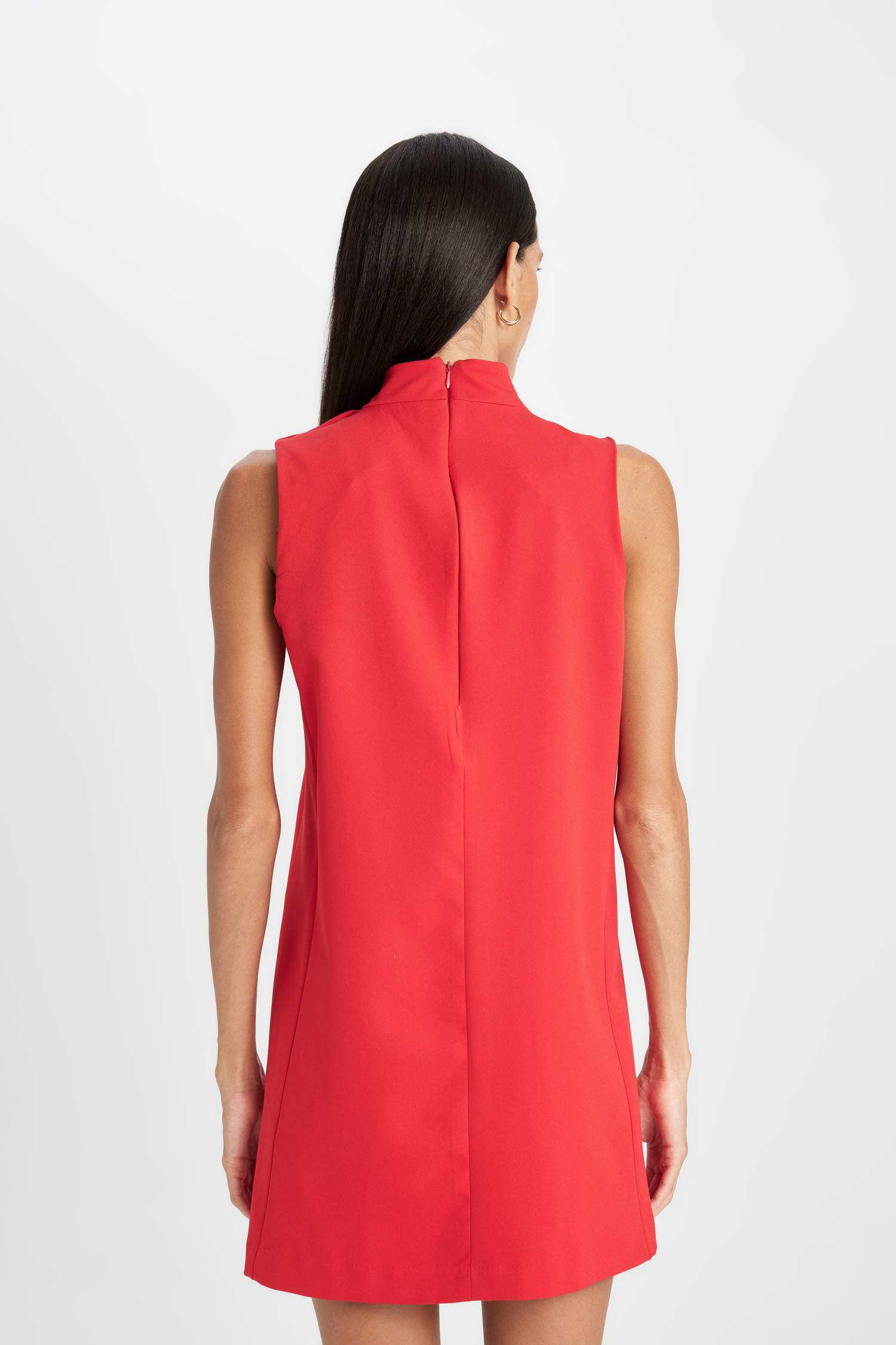 Mini Robe rouge basique à boutons et demi-col roulé