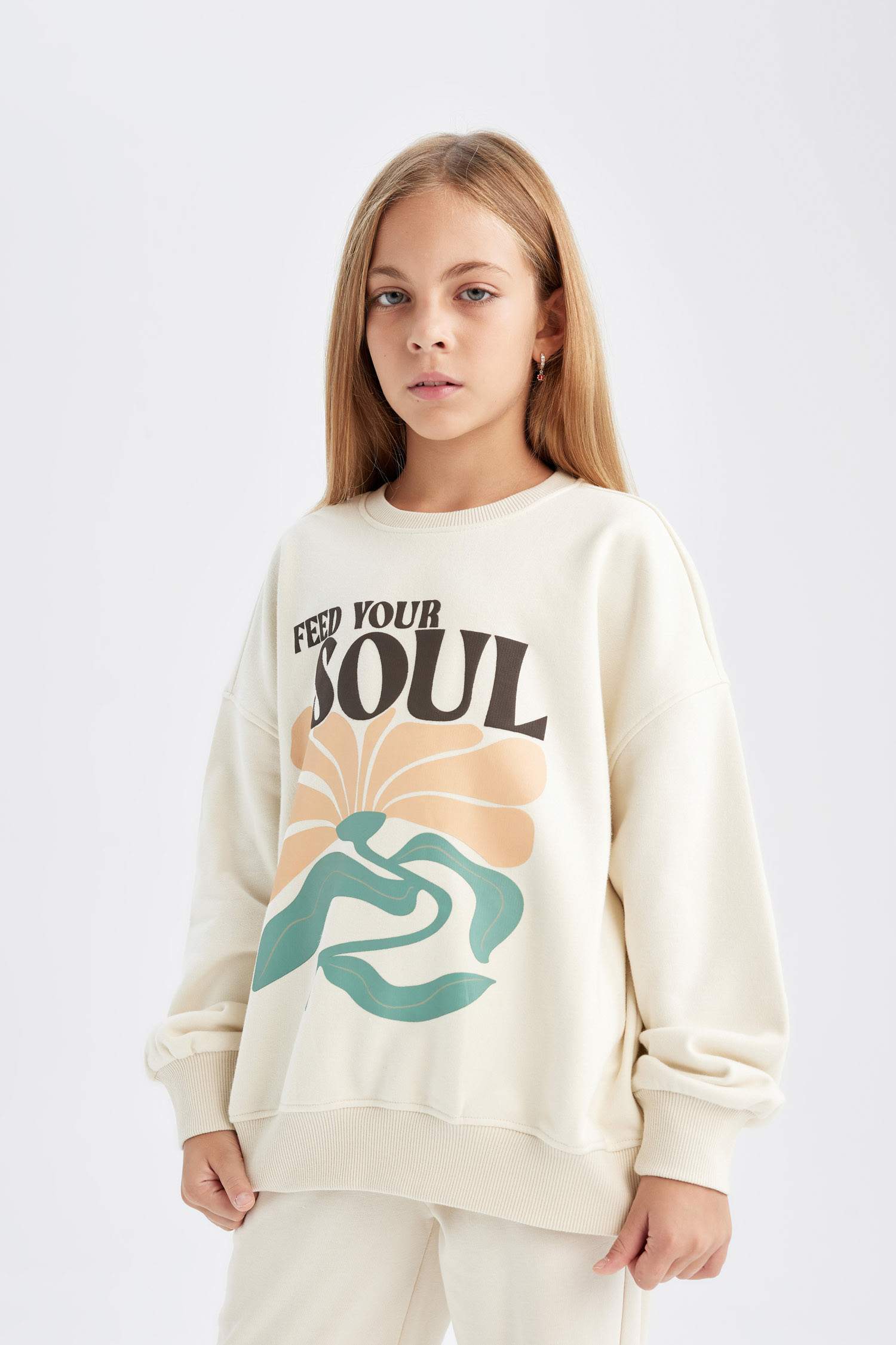 Girl Oversize Fit Crew Neck Slogan Printed Sweatshirt