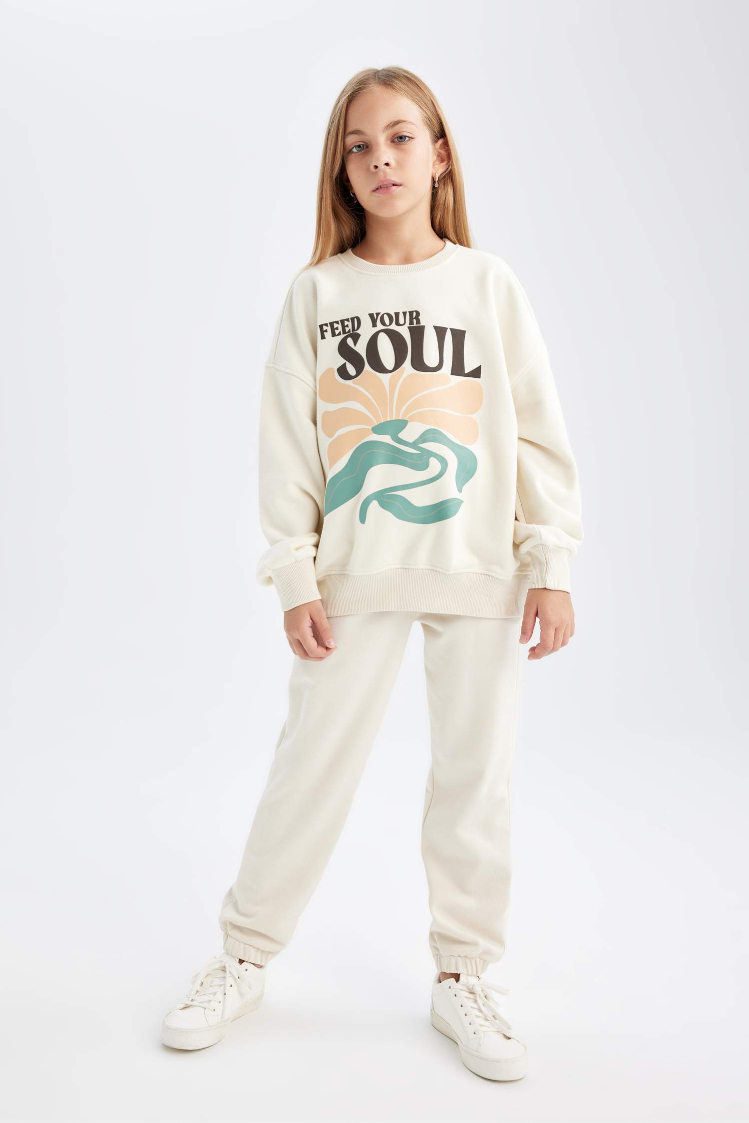 Girl Oversize Fit Crew Neck Slogan Printed Sweatshirt