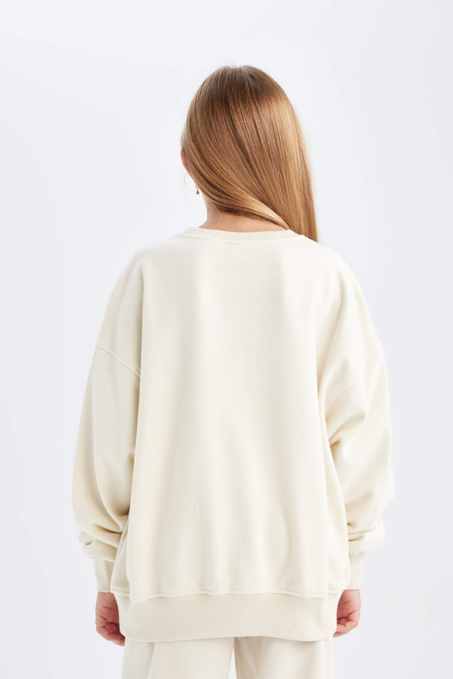 Girl Oversize Fit Crew Neck Slogan Printed Sweatshirt