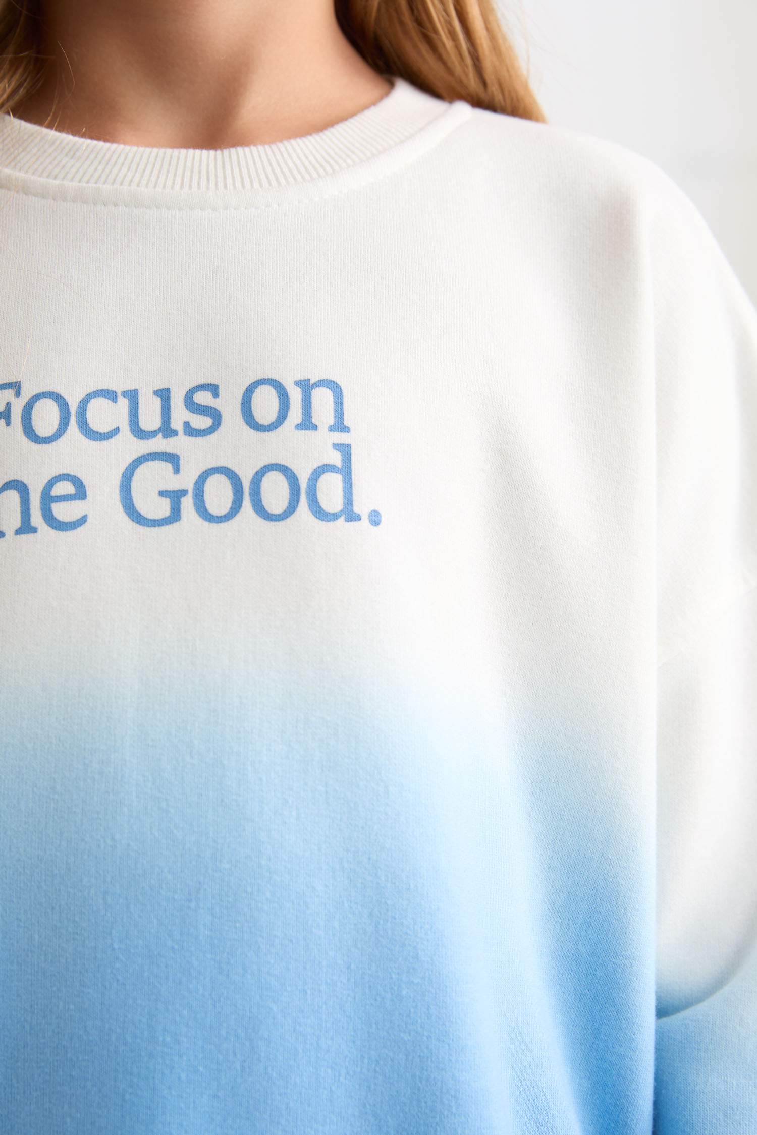 Kız Çocuk Oversize Geniş Kalıp Bisiklet Yaka Degrade Baskılı Sweatshirt