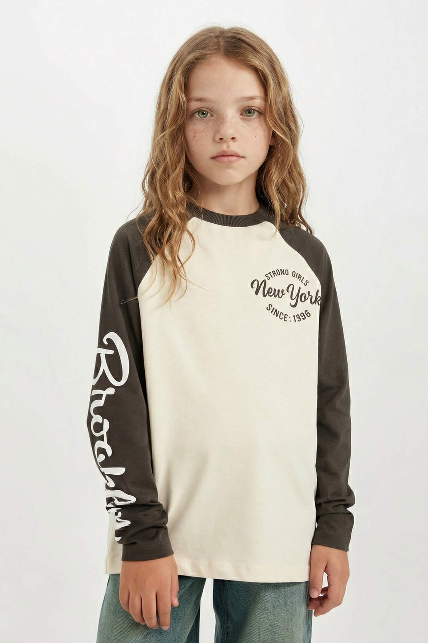 تيشيرت كم طويل واسع برقبة مستديرة