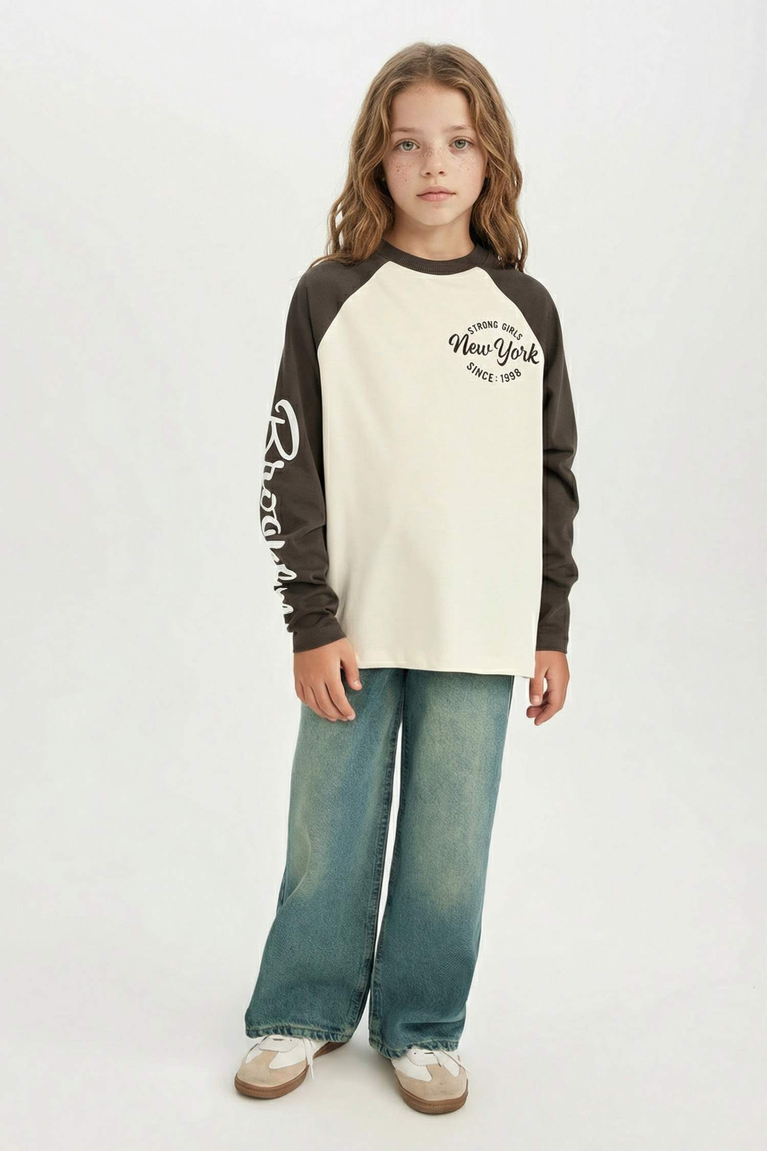 تيشيرت كم طويل واسع برقبة مستديرة