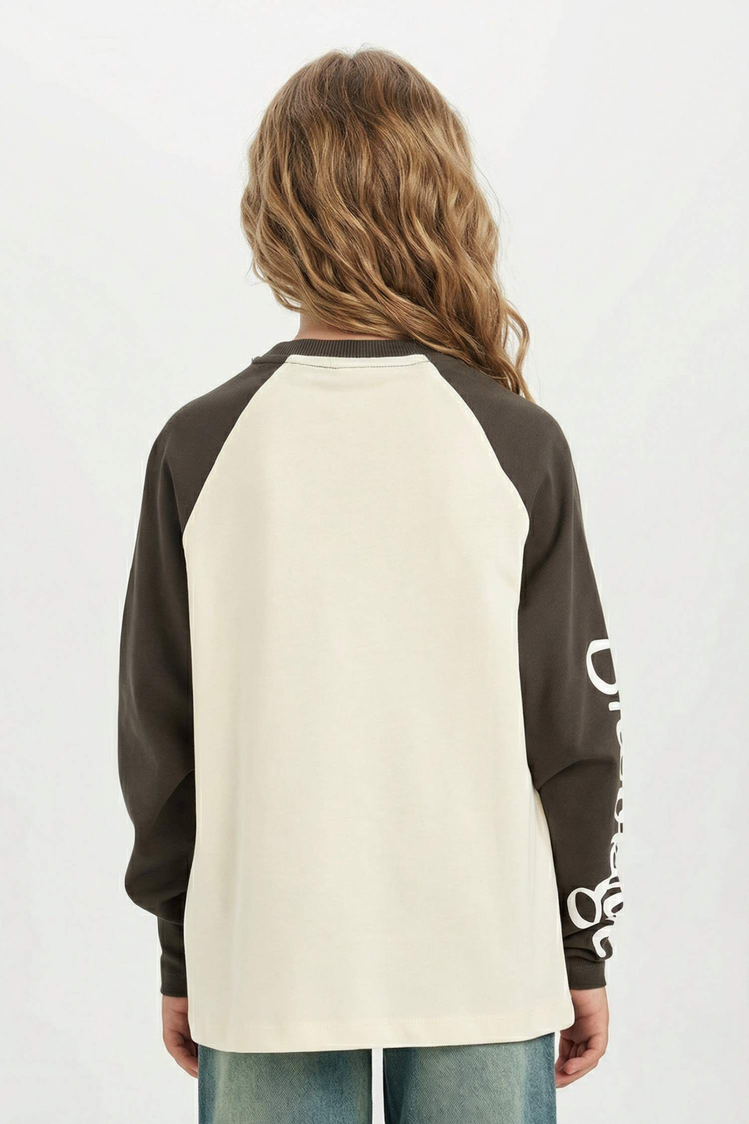 تيشيرت كم طويل واسع برقبة مستديرة