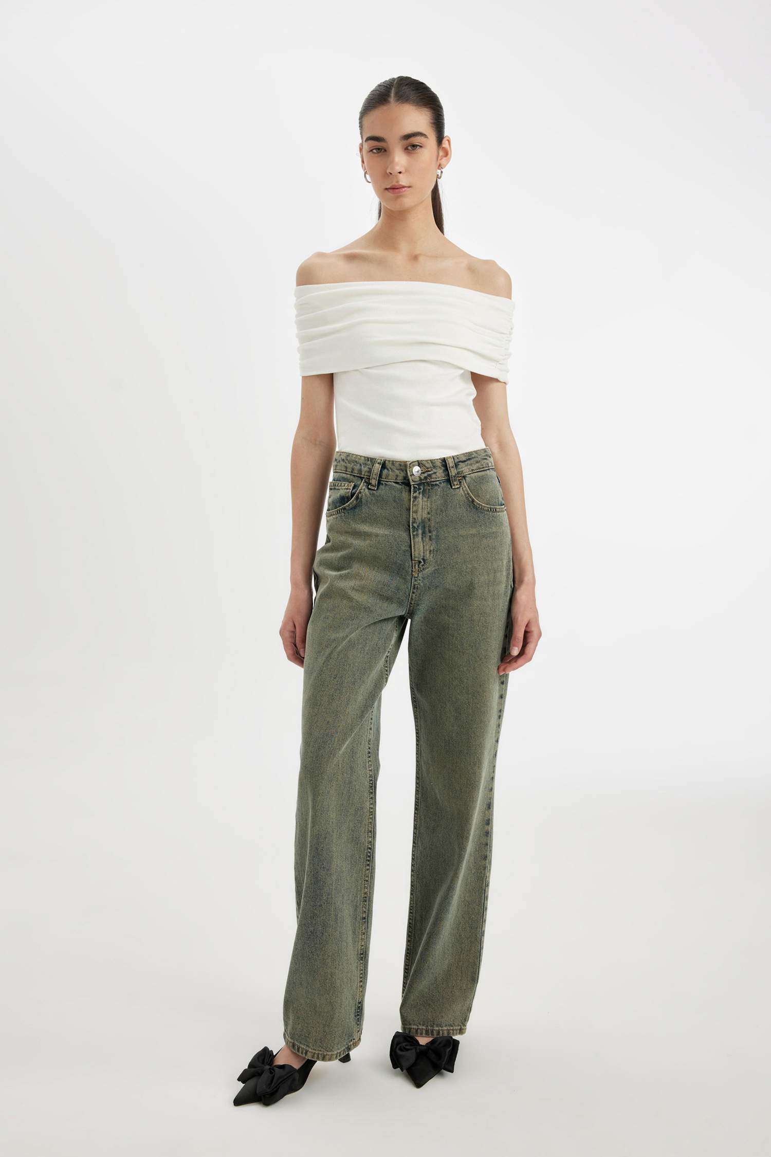 Slim Fit Dar Kesim Omzu Açık Ribana Kısa Kollu Tişört