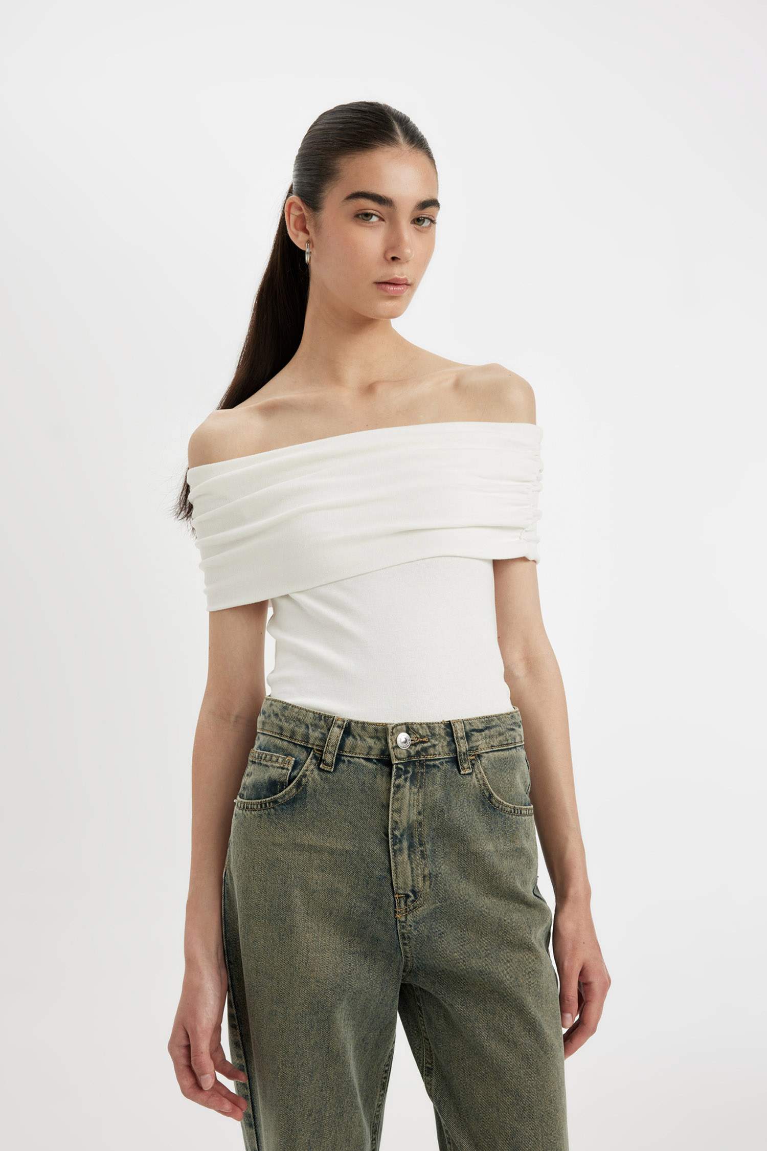 Slim Fit Dar Kesim Omzu Açık Ribana Kısa Kollu Tişört