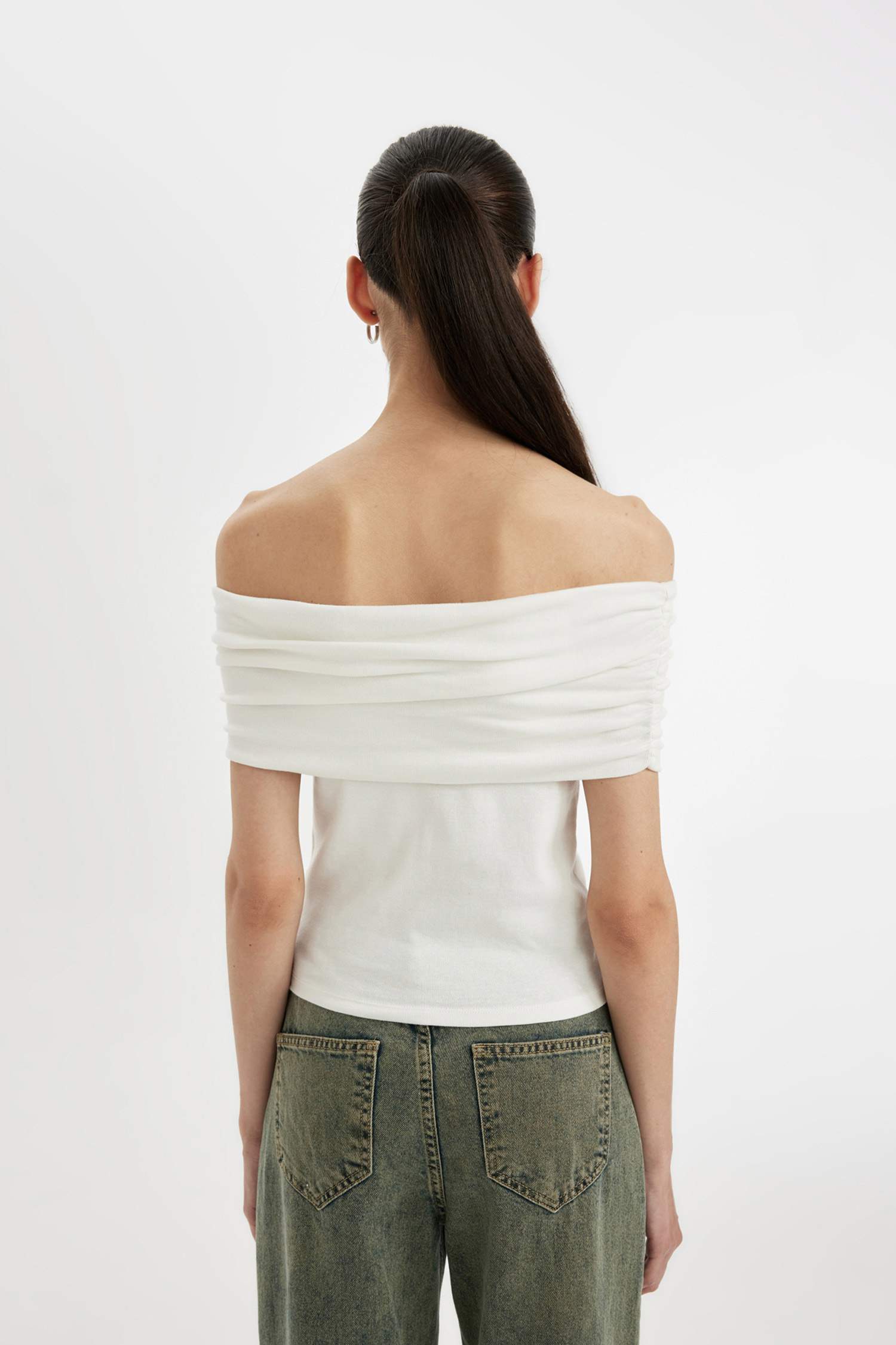 Slim Fit Dar Kesim Omzu Açık Ribana Kısa Kollu Tişört