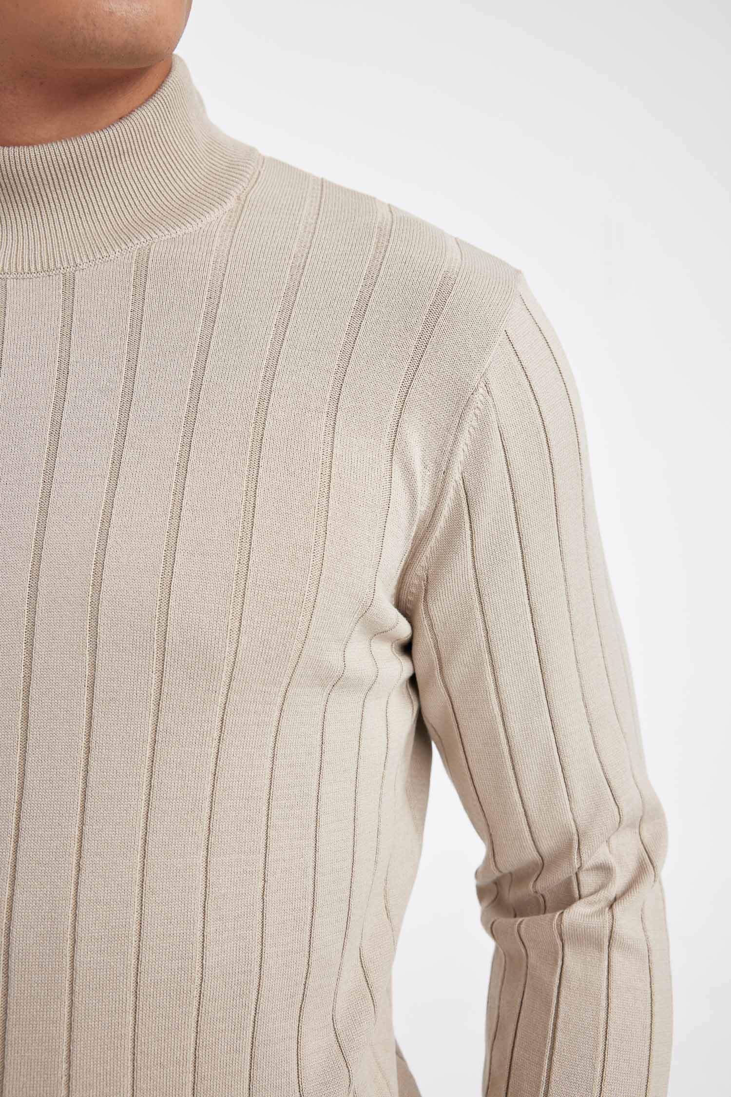 Standart Fit Normal Kesim Yarım Balıkçı Yaka Jakarlı Triko Kazak